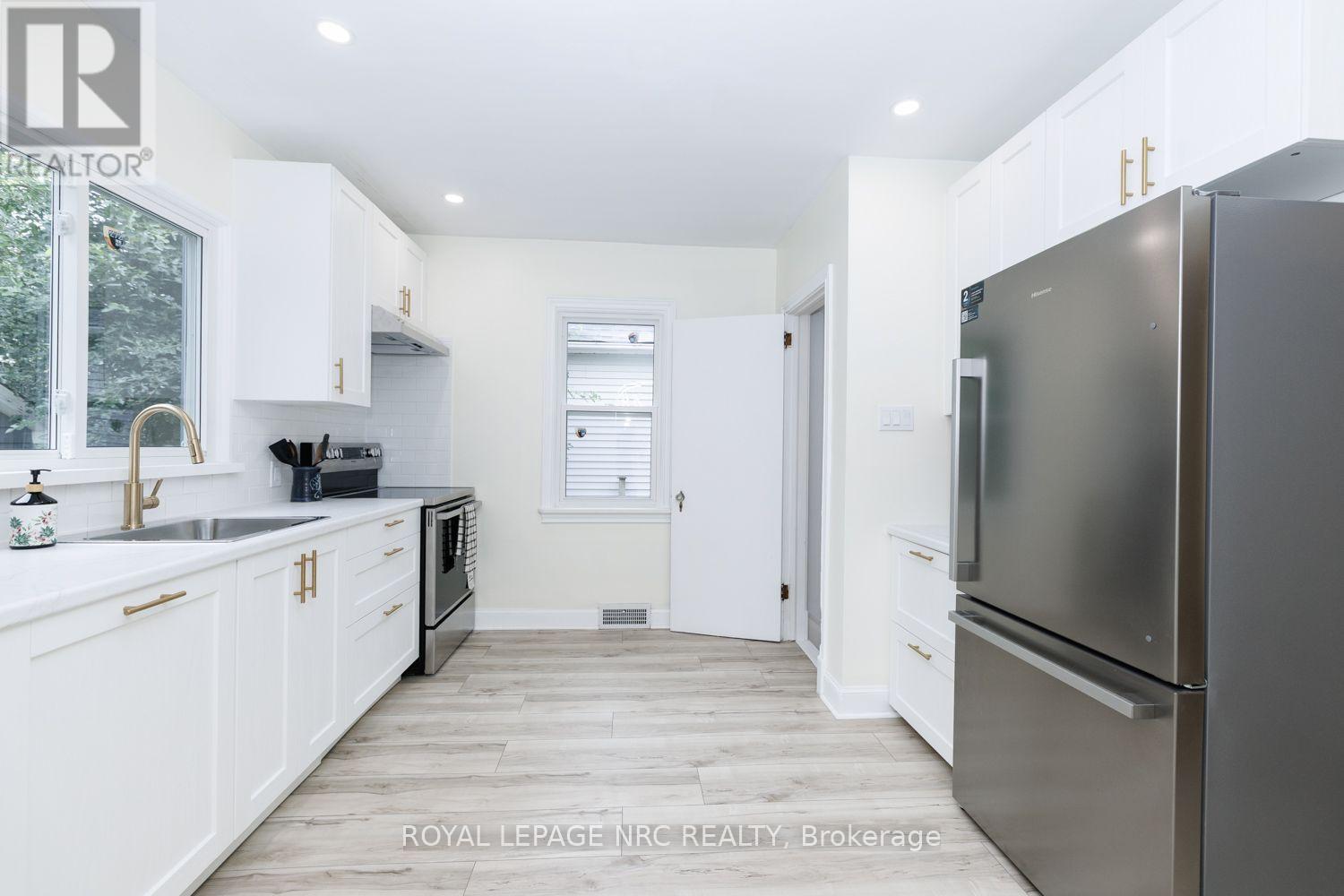 301 Carlton Street, St. Catharines (Fairview), Ontario L2N 1C1 - Photo 6 - X13812434