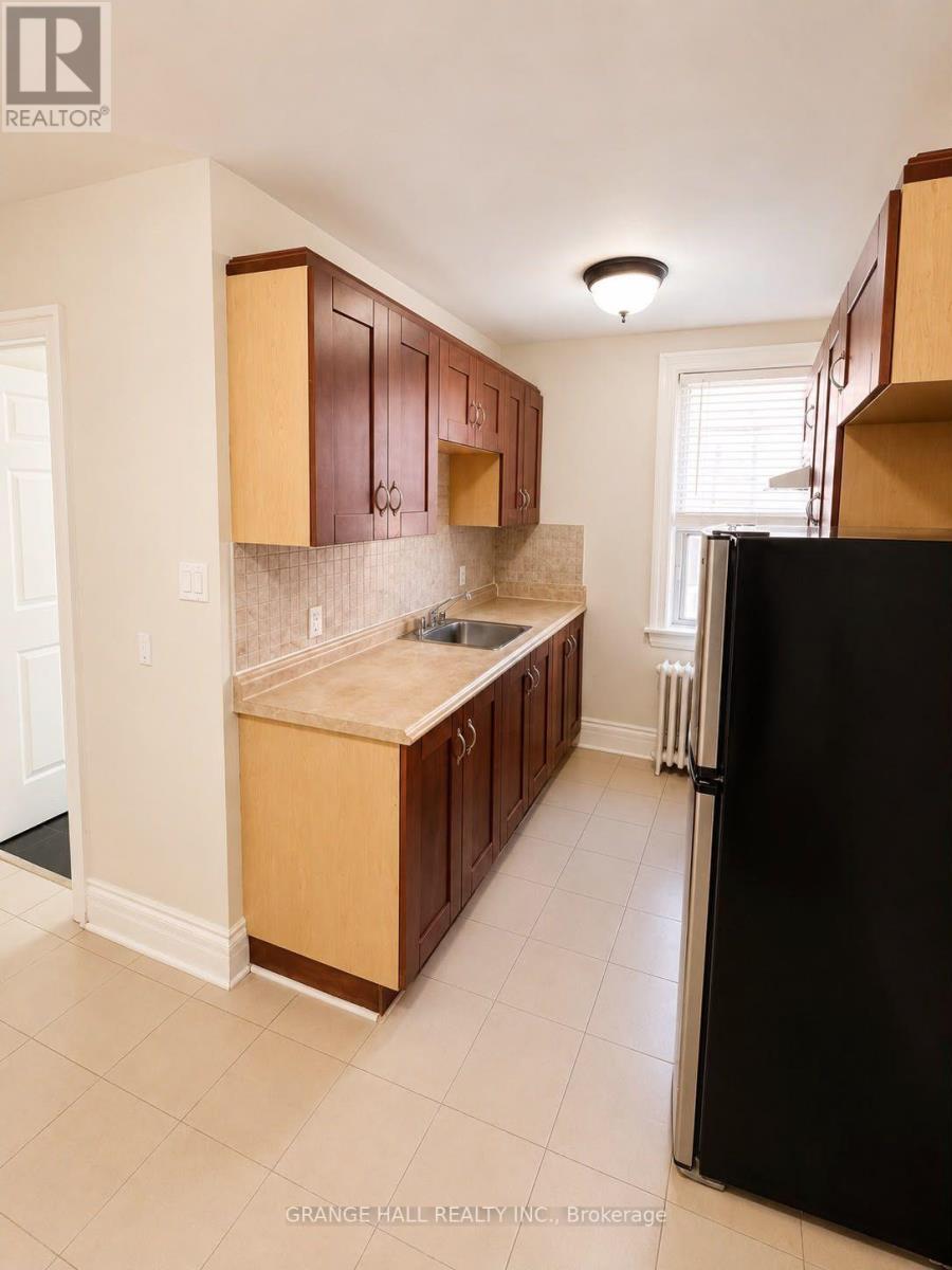 22 - 229 Vaughan Road, Toronto, Ontario  M6C 2S5 - Photo 2 - C13812428
