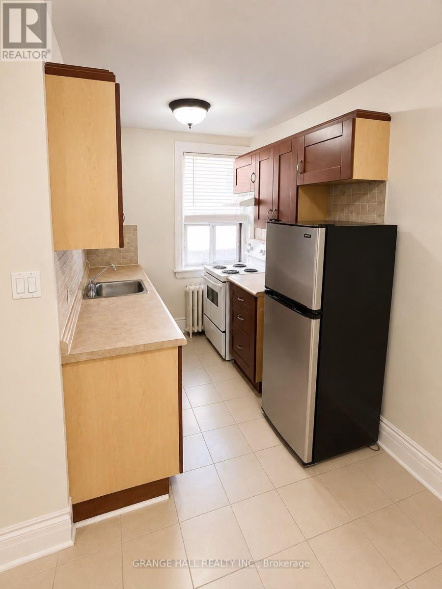 22 - 229 Vaughan Road, Toronto, Ontario  M6C 2S5 - Photo 3 - C13812428