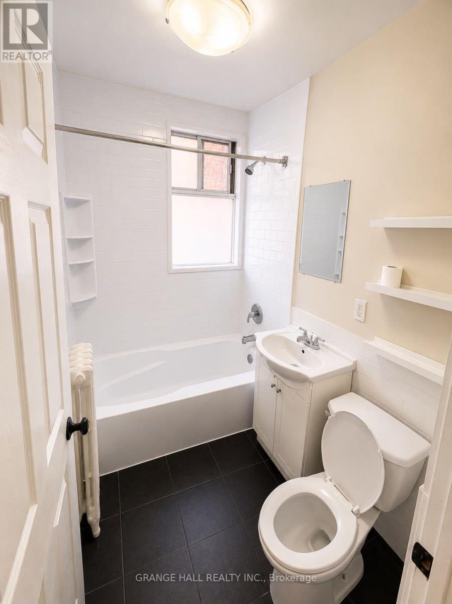 22 - 229 Vaughan Road, Toronto, Ontario  M6C 2S5 - Photo 7 - C13812428