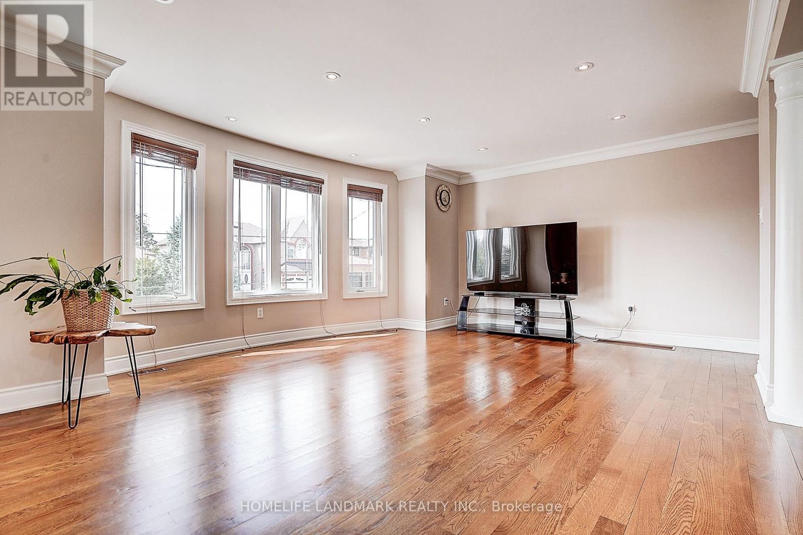 149 Maybourne Avenue, Toronto, Ontario  M1L 2W7 - Photo 9 - E13812494