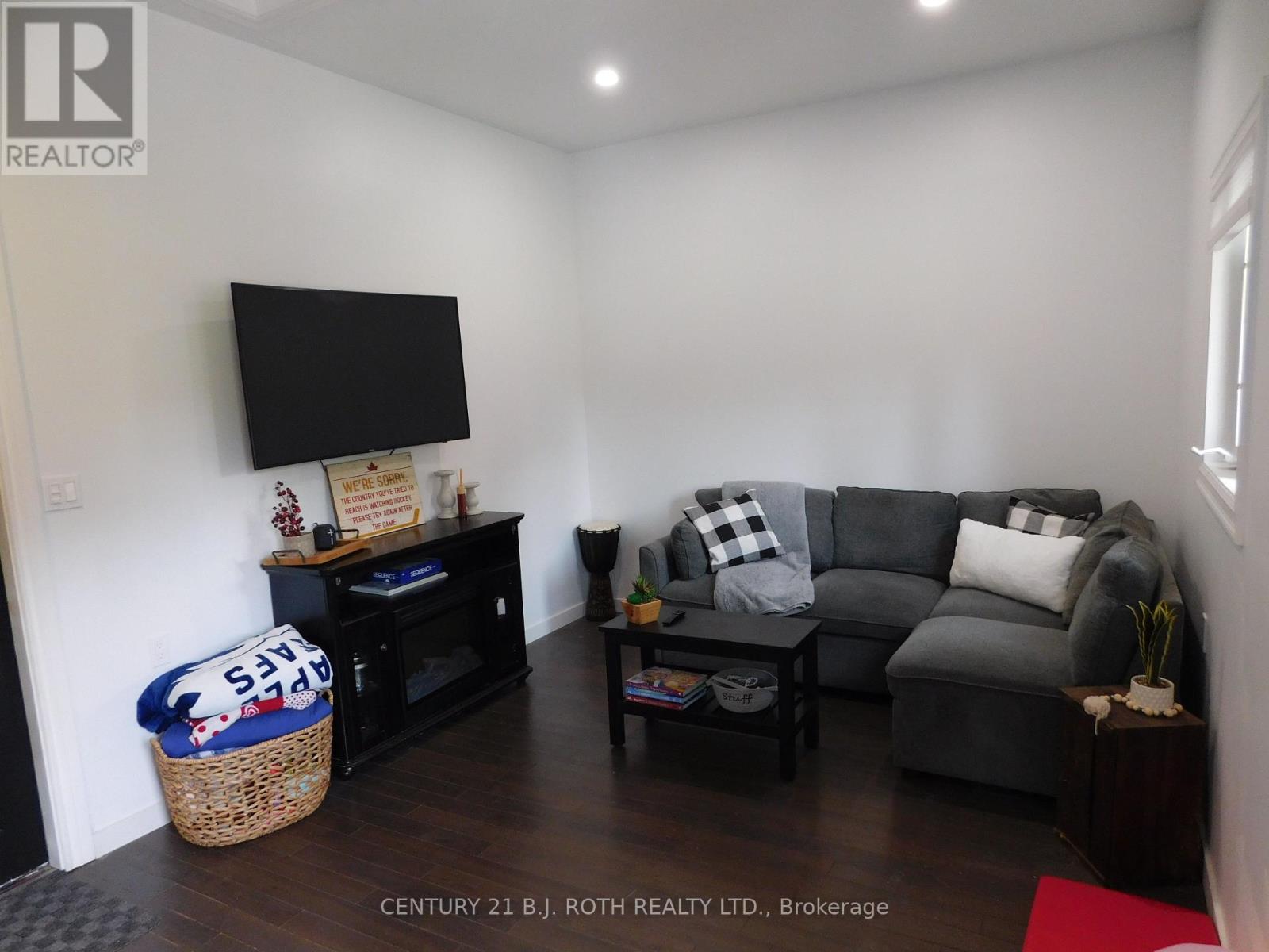 402 West Street, Tay, Ontario  L0K 2A0 - Photo 14 - S13812446