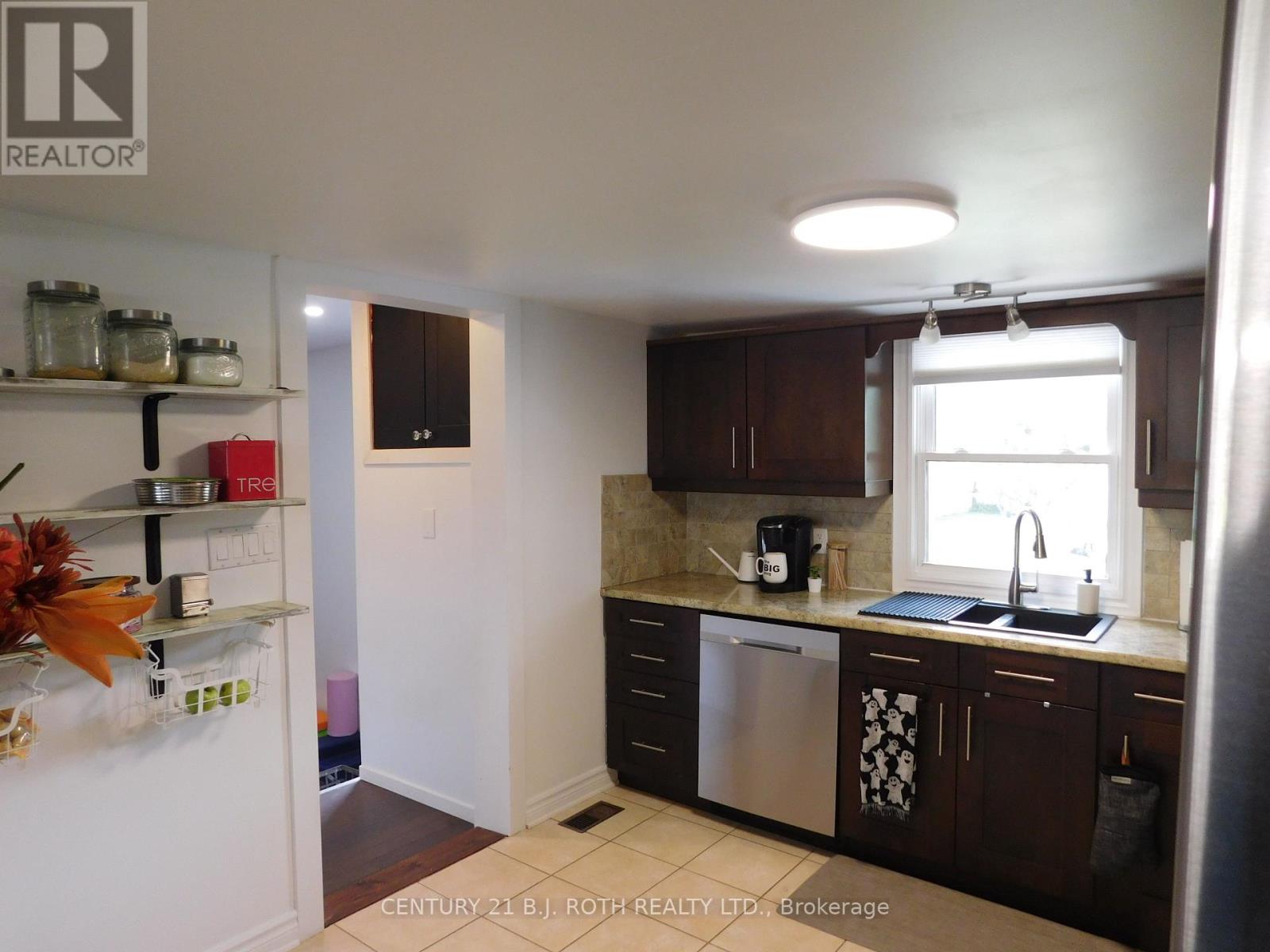 402 West Street, Tay, Ontario  L0K 2A0 - Photo 17 - S13812446