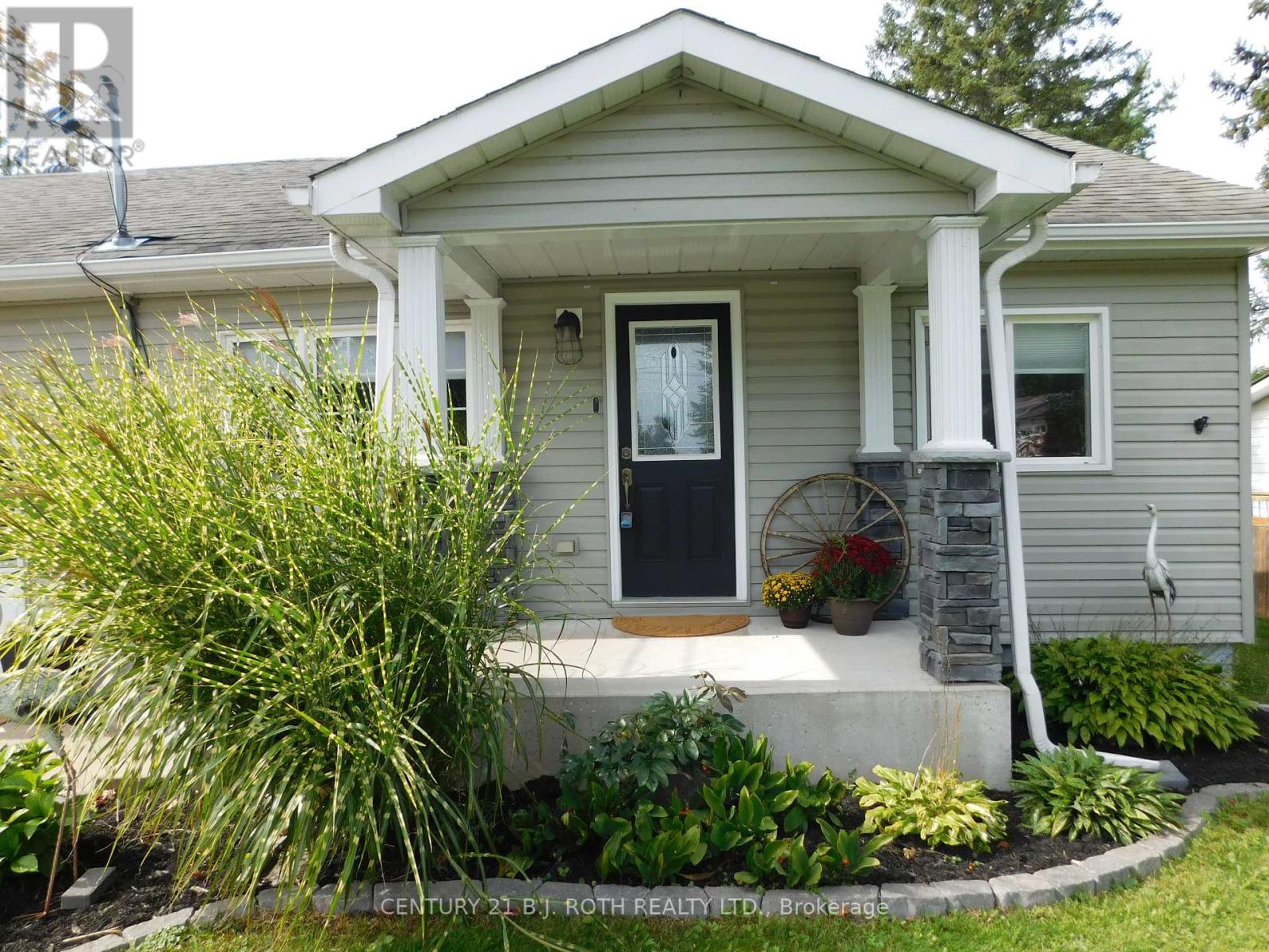 402 West Street, Tay, Ontario  L0K 2A0 - Photo 4 - S13812446