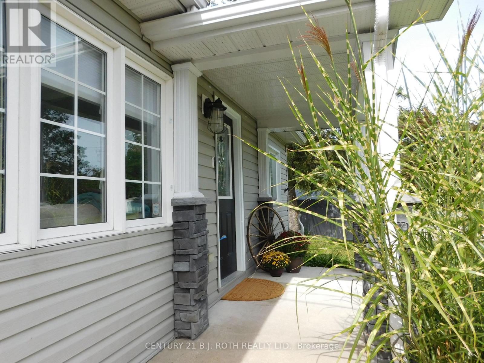 402 West Street, Tay, Ontario  L0K 2A0 - Photo 5 - S13812446