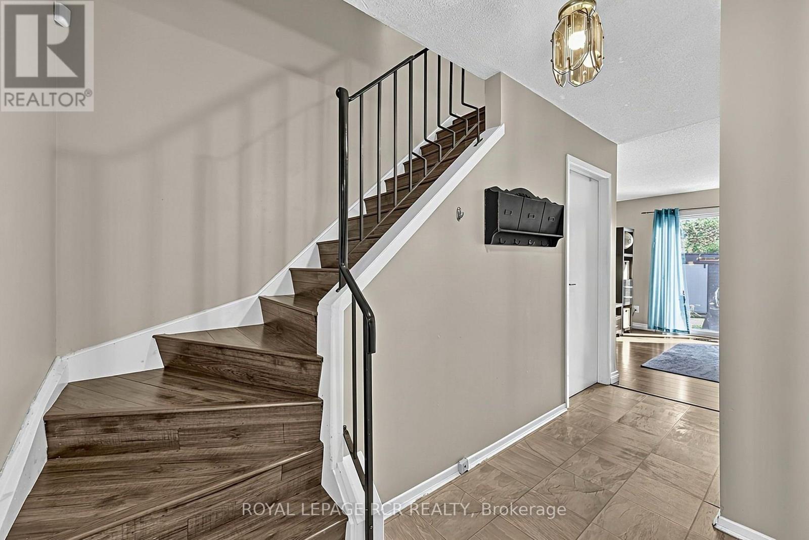 88 Red River Crescent, Toronto, Ontario  M1B 1Z6 - Photo 8 - E13812490