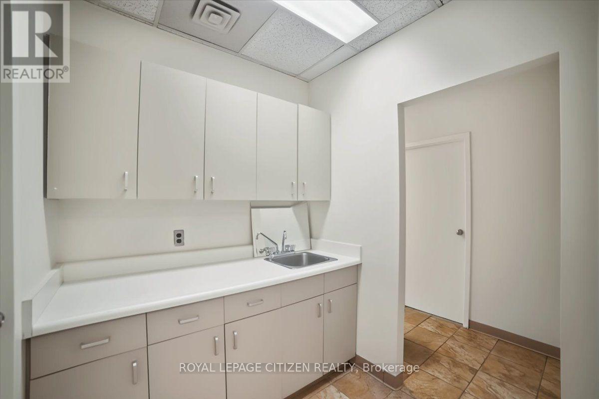 202 - 3530 Derry Road E, Mississauga, Ontario  L4T 4E3 - Photo 17 - W13812510