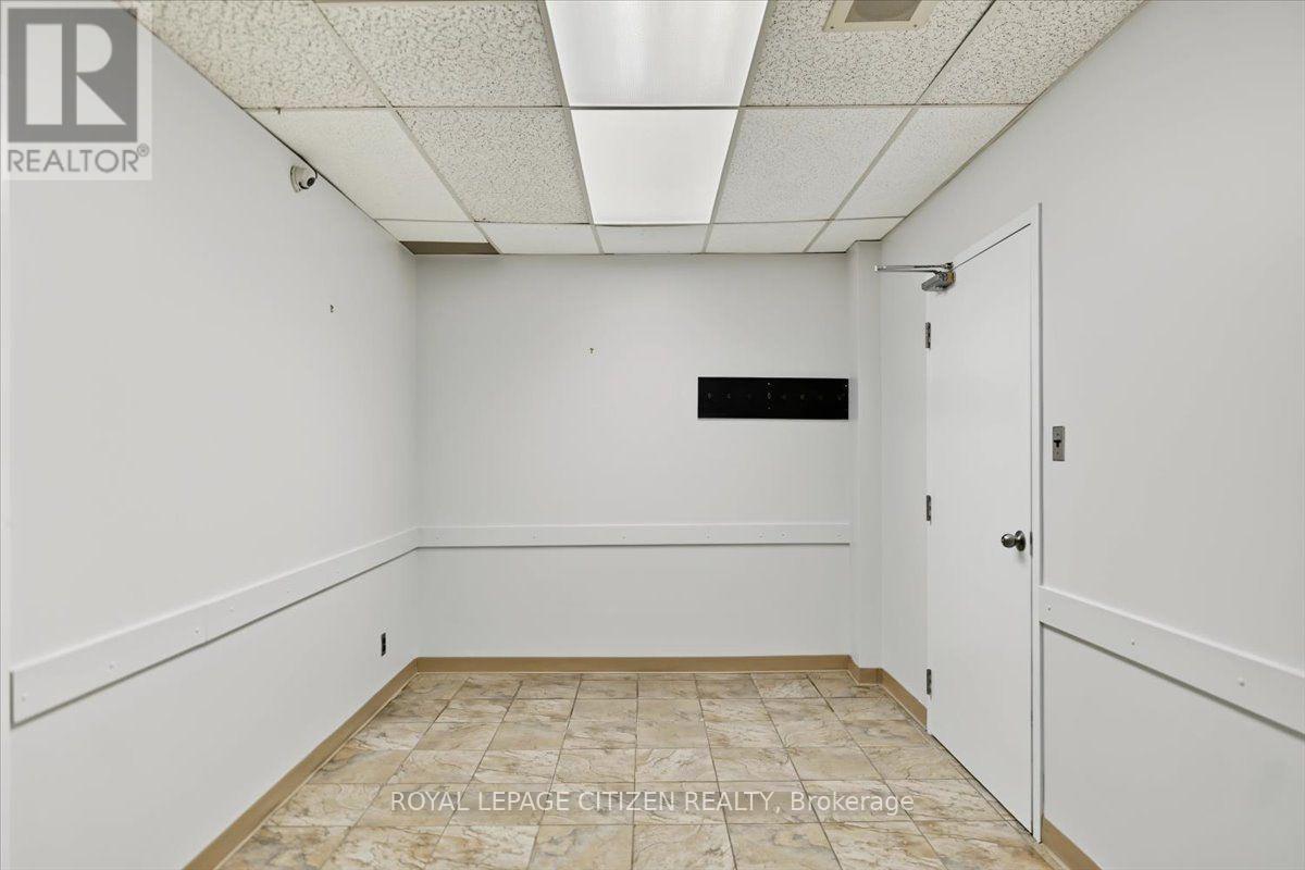 202 - 3530 Derry Road E, Mississauga, Ontario  L4T 4E3 - Photo 3 - W13812510