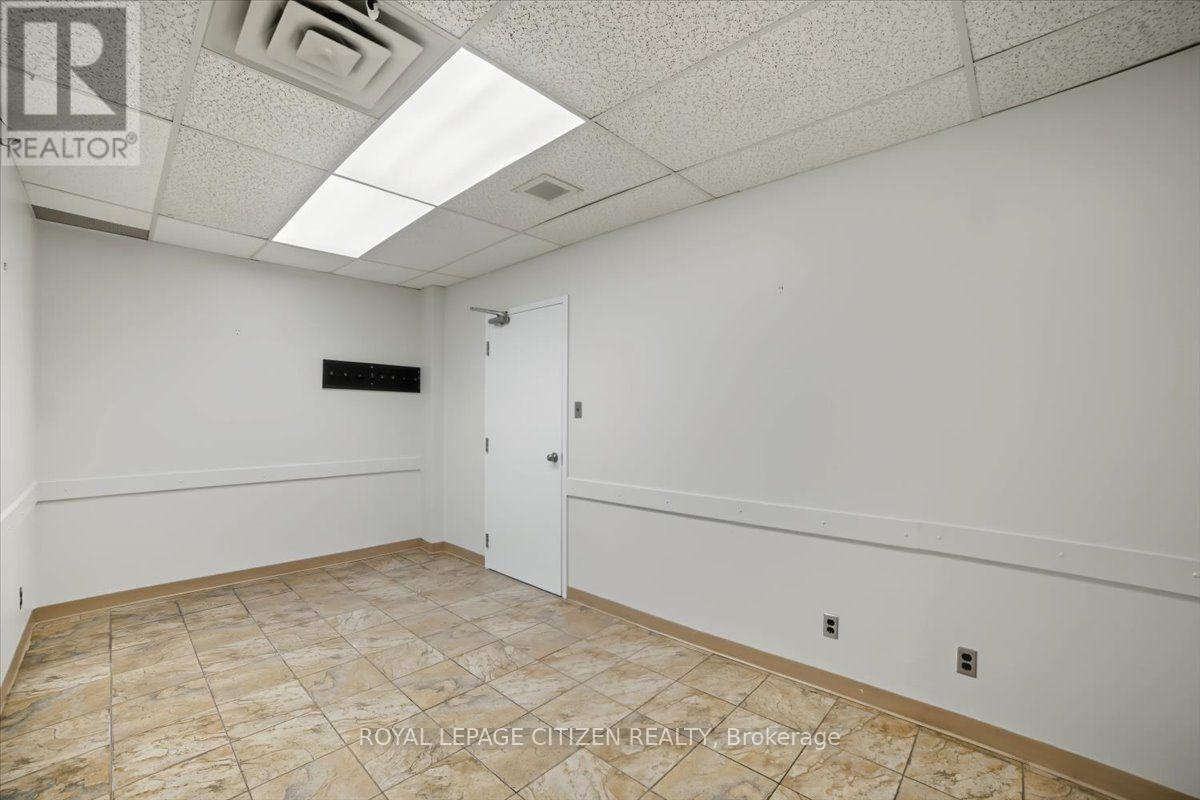 202 - 3530 Derry Road E, Mississauga, Ontario  L4T 4E3 - Photo 4 - W13812510