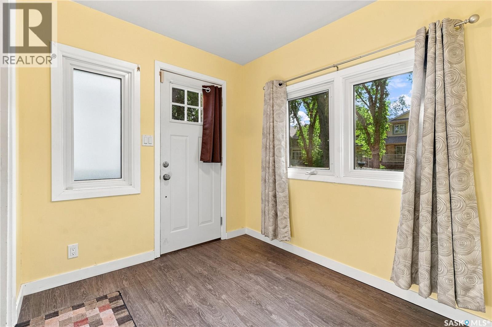 2229 Garnet Street, Regina, Saskatchewan  S4T 3A1 - Photo 3 - SK049007