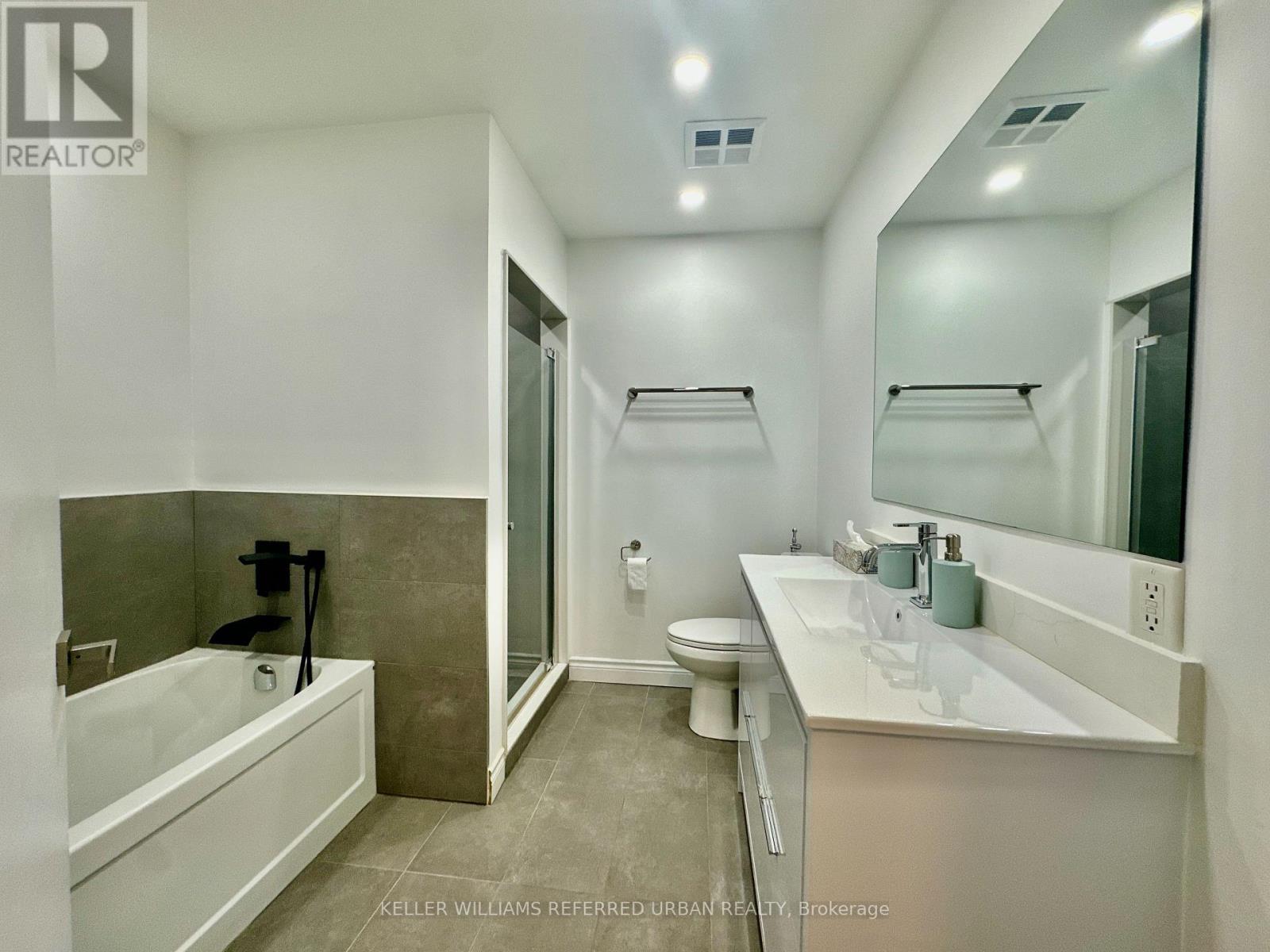 Ph 3705 - 8 Park Road, Toronto, Ontario  M4W 3S5 - Photo 22 - C13812536