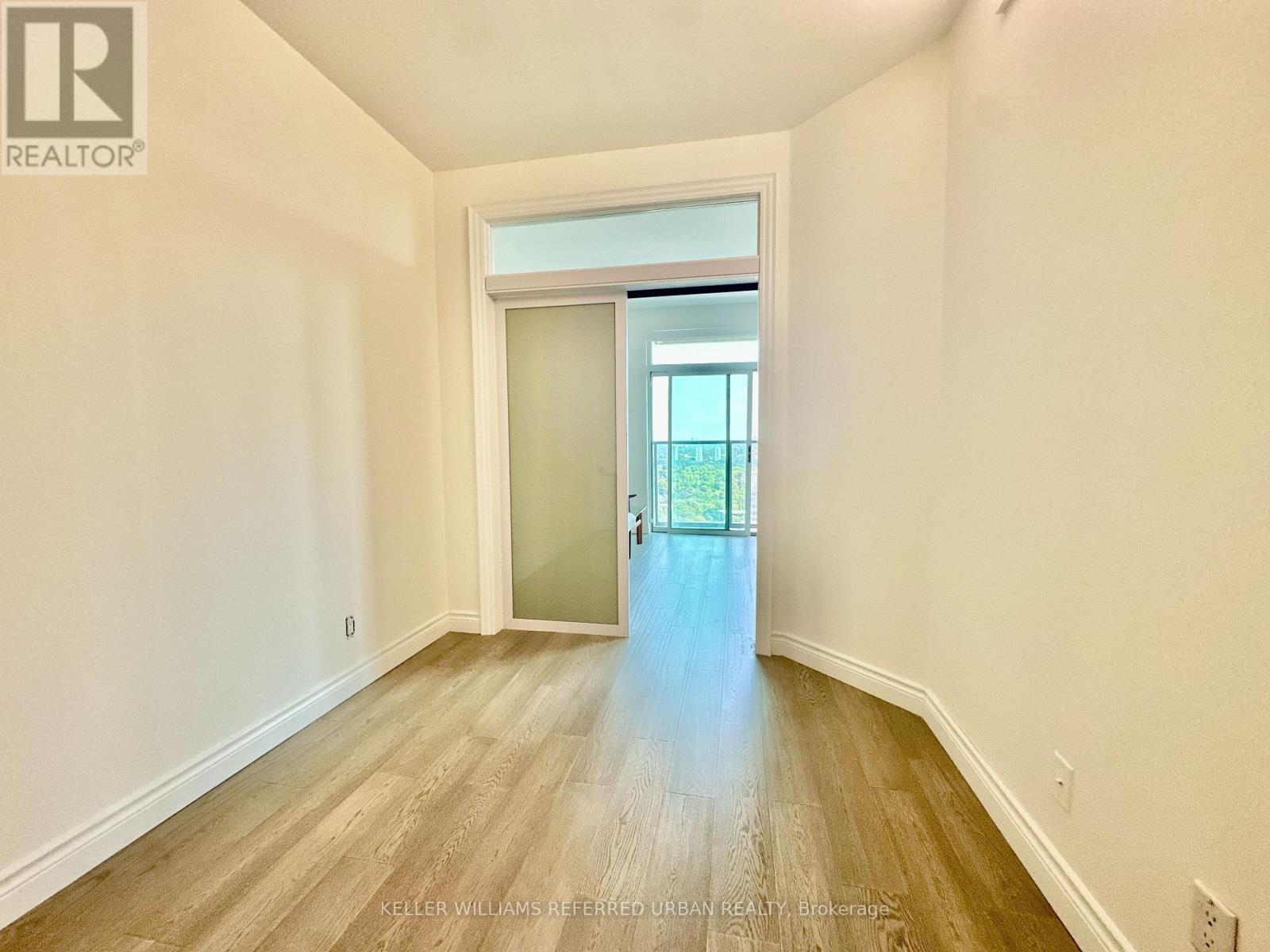 PH 3705 - 8 PARK ROAD