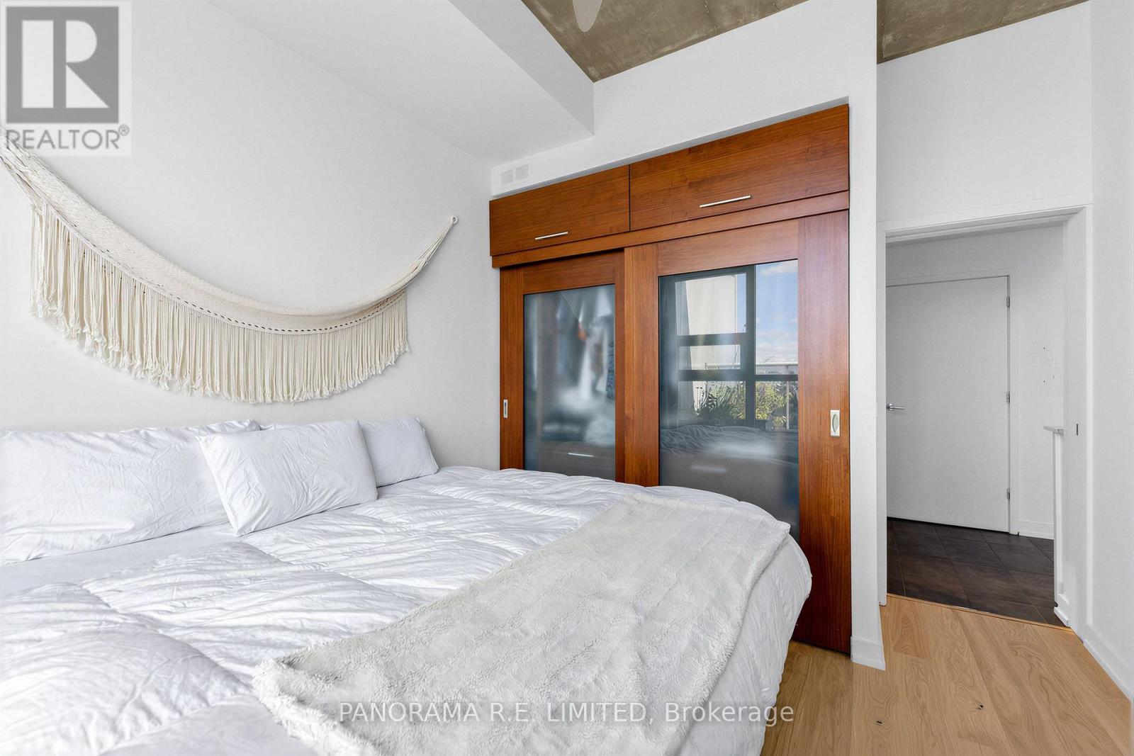 1013 - 60 Bathurst Street, Toronto, Ontario  M5V 2P4 - Photo 13 - C13812546