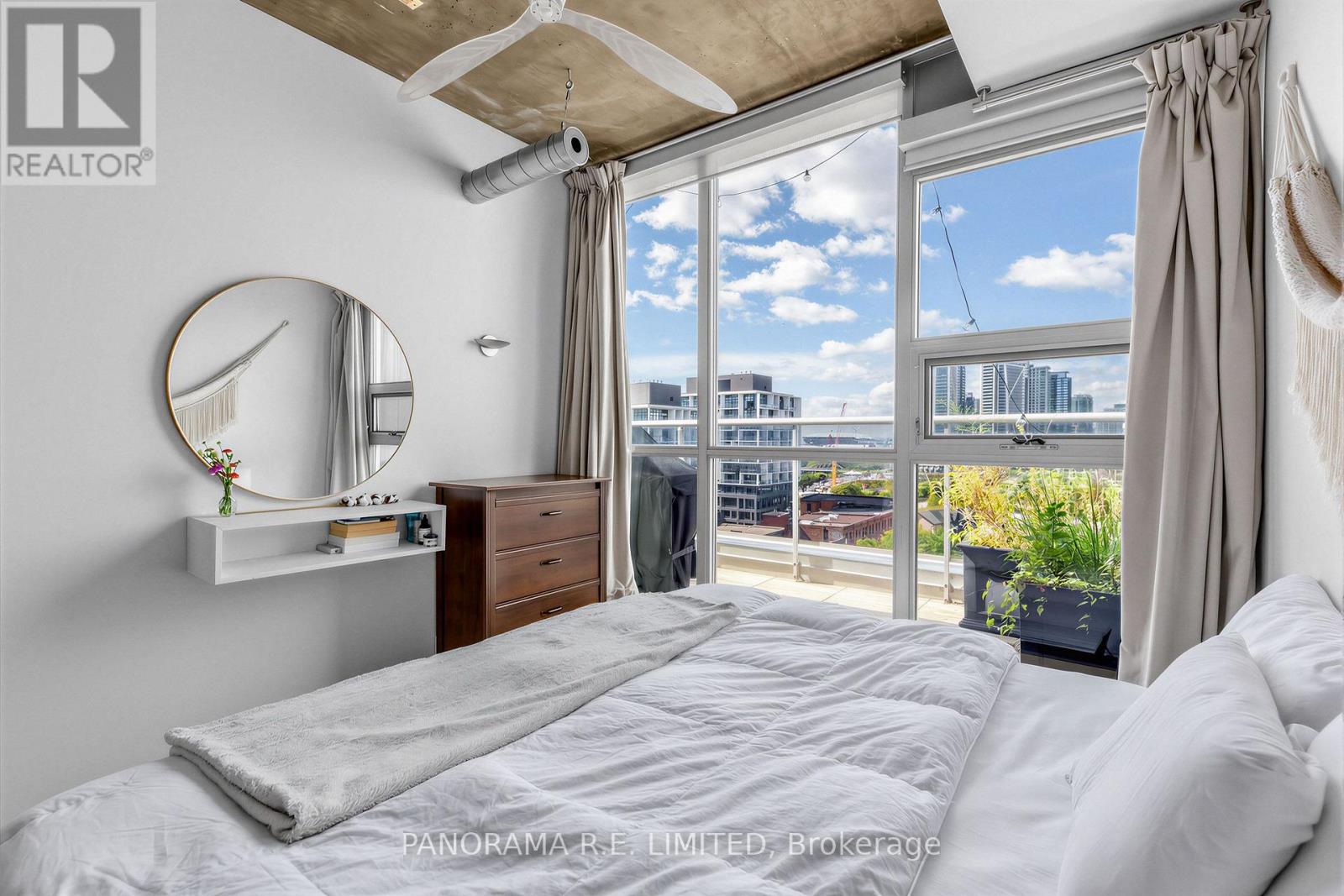 1013 - 60 Bathurst Street, Toronto, Ontario  M5V 2P4 - Photo 14 - C13812546