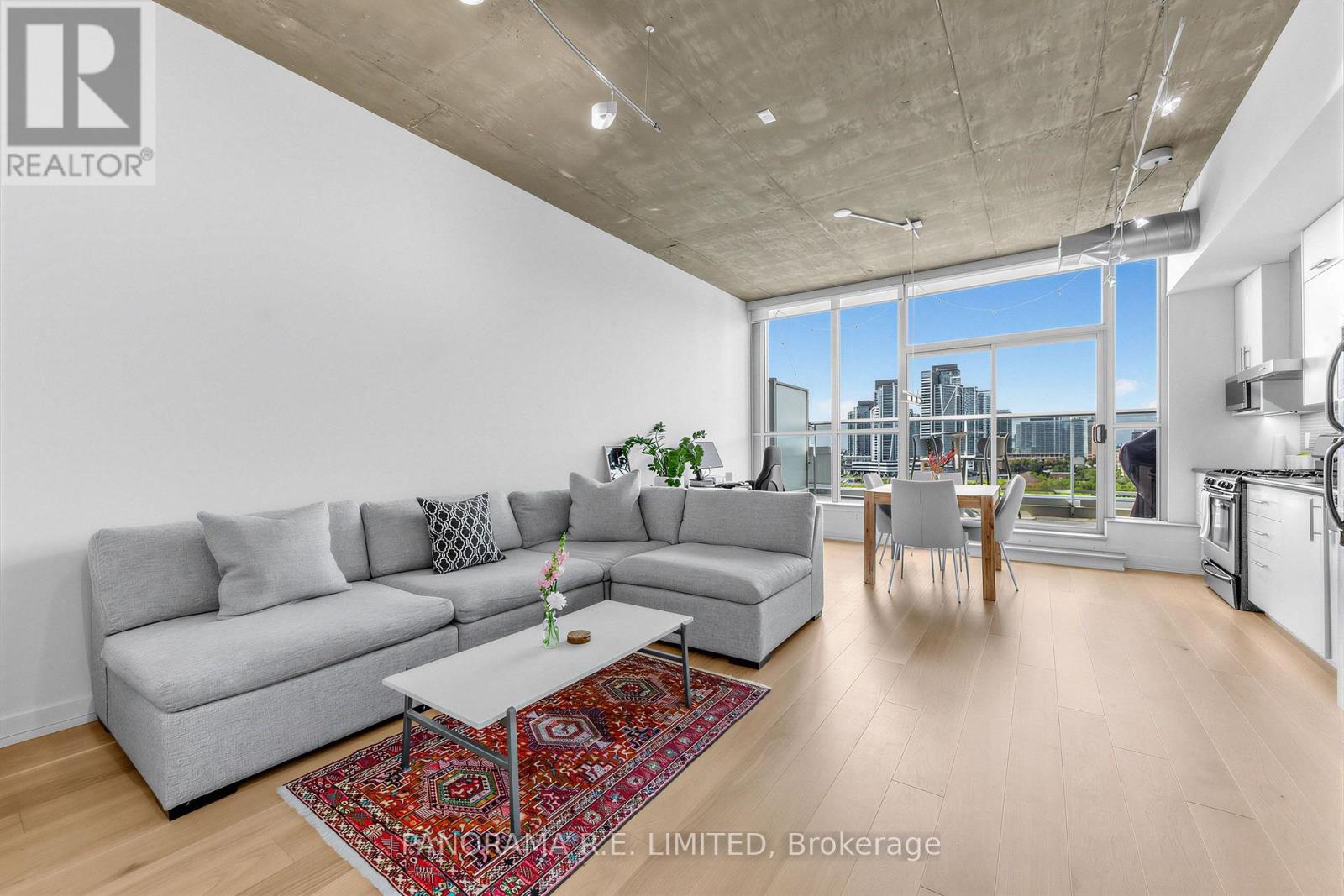 1013 - 60 Bathurst Street, Toronto, Ontario  M5V 2P4 - Photo 2 - C13812546