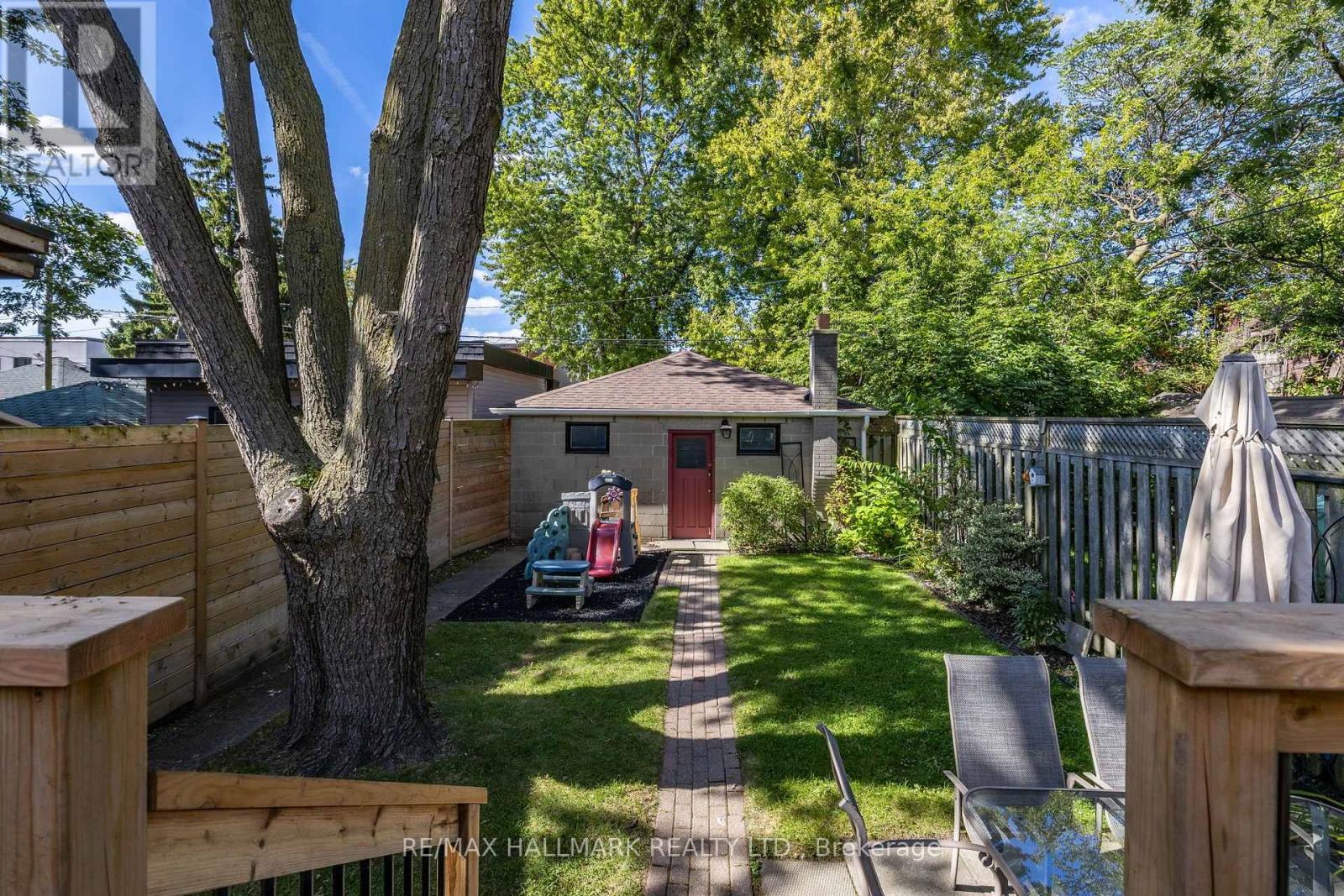 28 Thora Avenue, Toronto, Ontario  M1L 2P9 - Photo 23 - E13812518