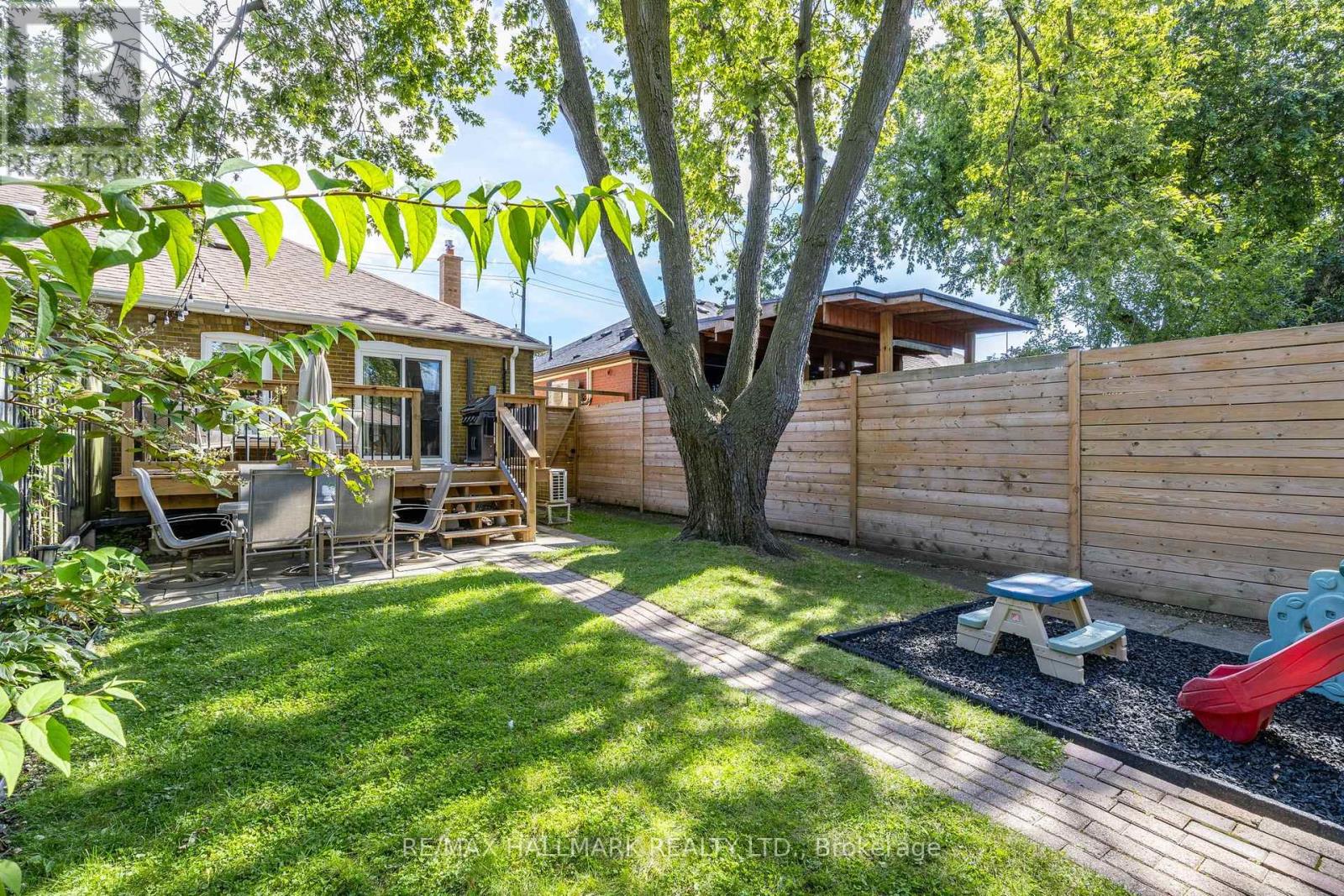 28 Thora Avenue, Toronto, Ontario  M1L 2P9 - Photo 25 - E13812518