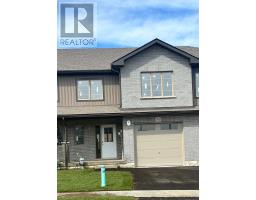 36 STRATH CRESCENT, Springwater, Ontario