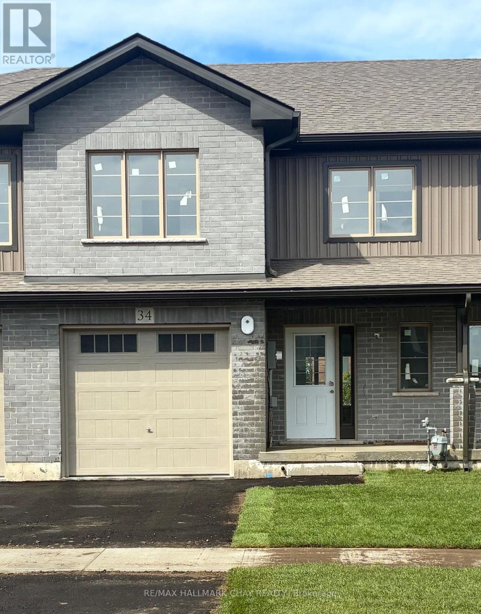34 STRATH CRESCENT, Springwater, Ontario