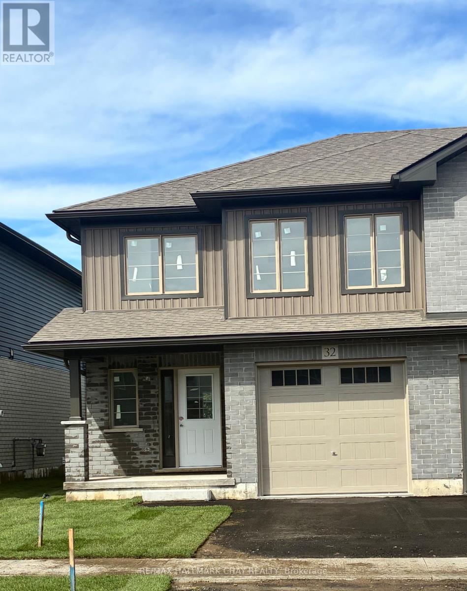 38 STRATH CRESCENT, Springwater, Ontario