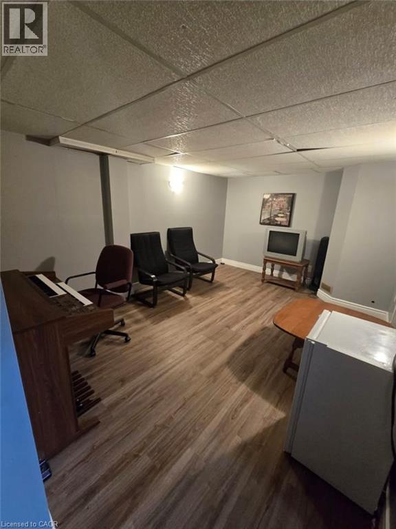 409 CASTLEGROVE Place Unit# Room 6