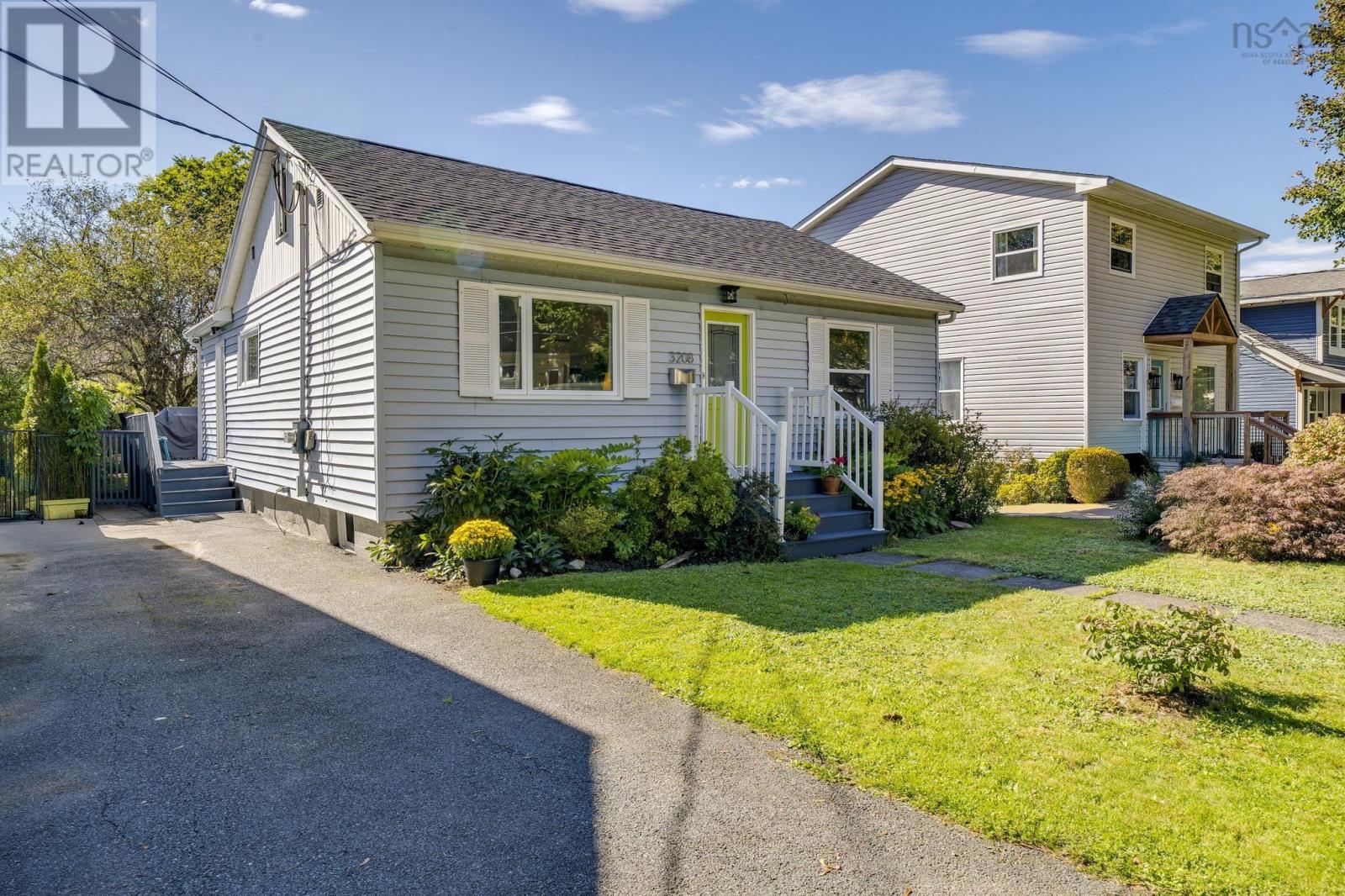 3208 Glendale Road, Halifax, Nova Scotia  B3L 3S3 - Photo 1 - 202623982