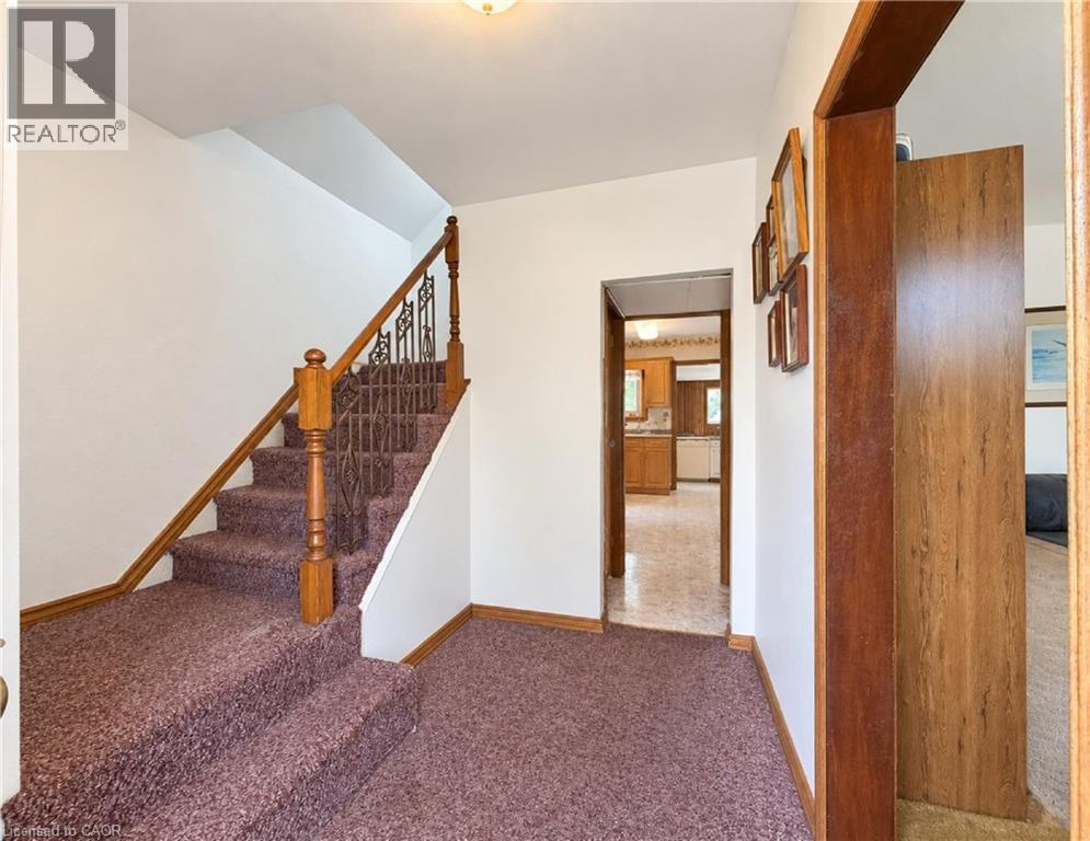 660 Burgess Avenue, Hamilton, Ontario  L8H 6J1 - Photo 2 - 40862398