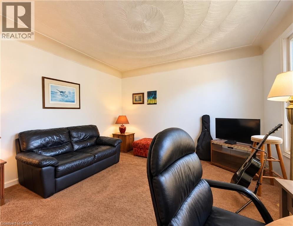 660 Burgess Avenue, Hamilton, Ontario  L8H 6J1 - Photo 3 - 40862398