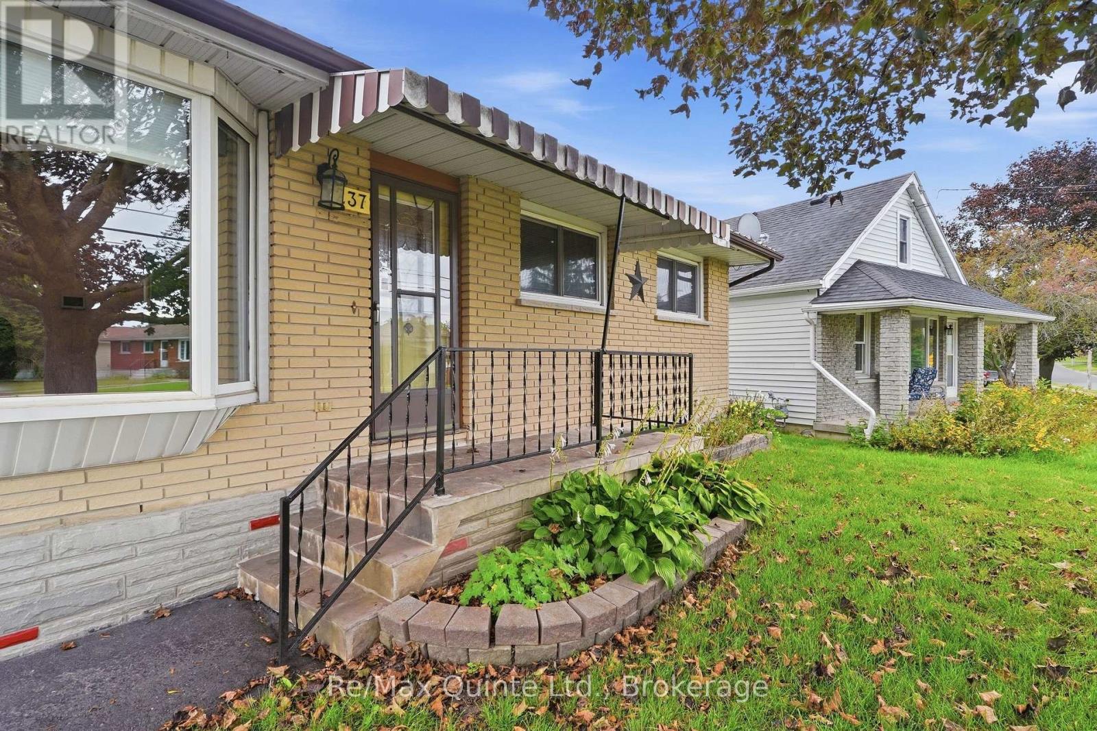 237 Byron Street, Quinte West, Ontario  K8V 2Z2 - Photo 2 - X13812562