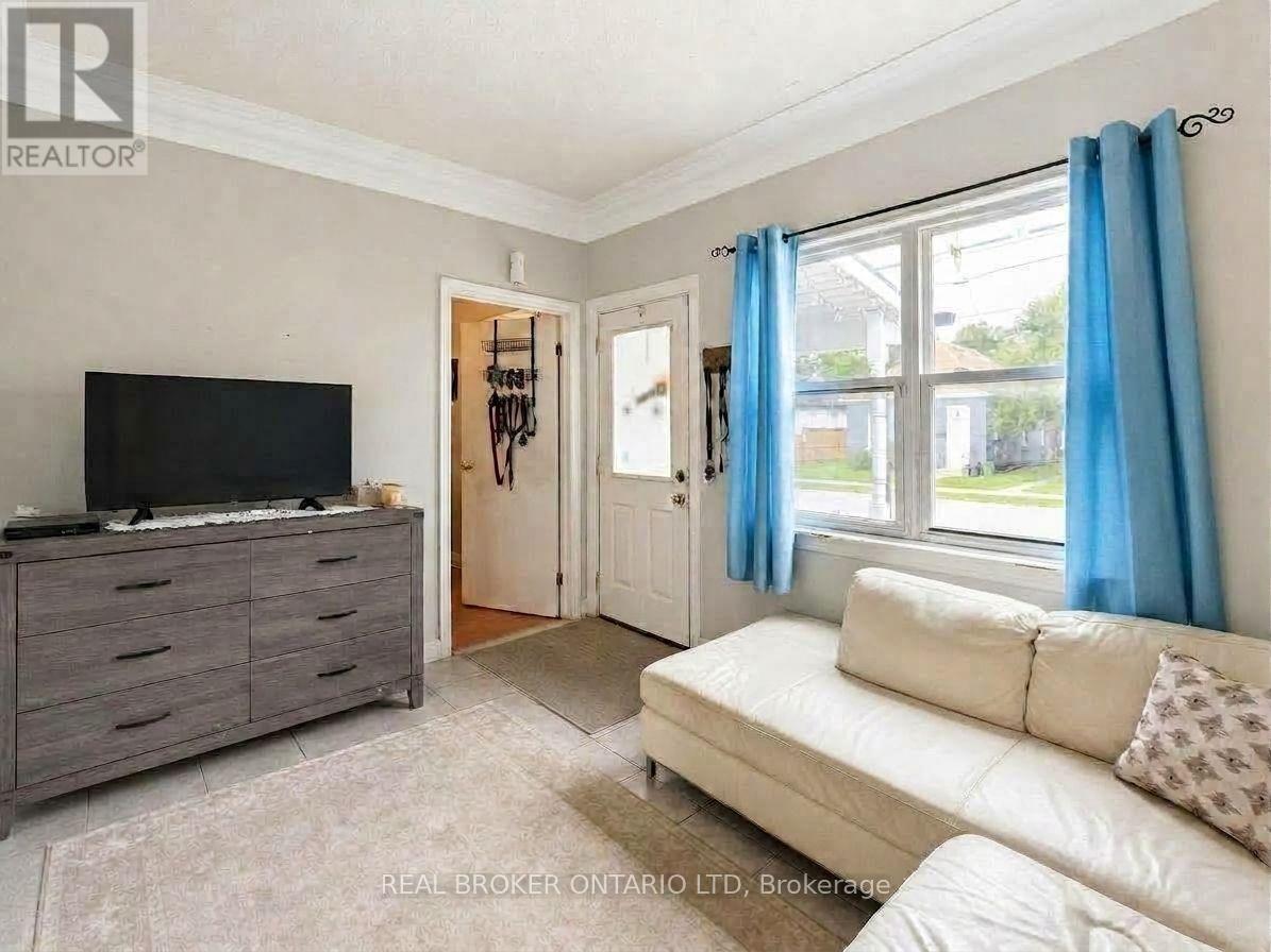 563 South Street S, London East, Ontario  N6B 1C5 - Photo 3 - X13812608
