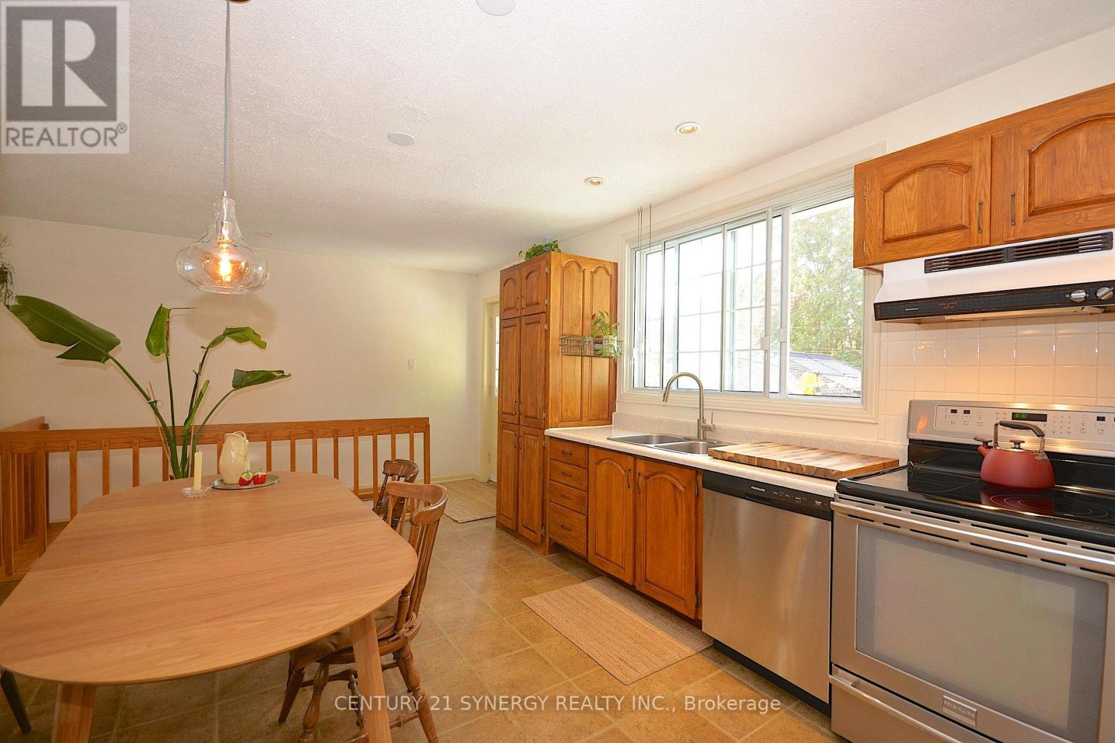 164 Acadie Court, Ottawa, Ontario  K1L 5L1 - Photo 10 - X13812602