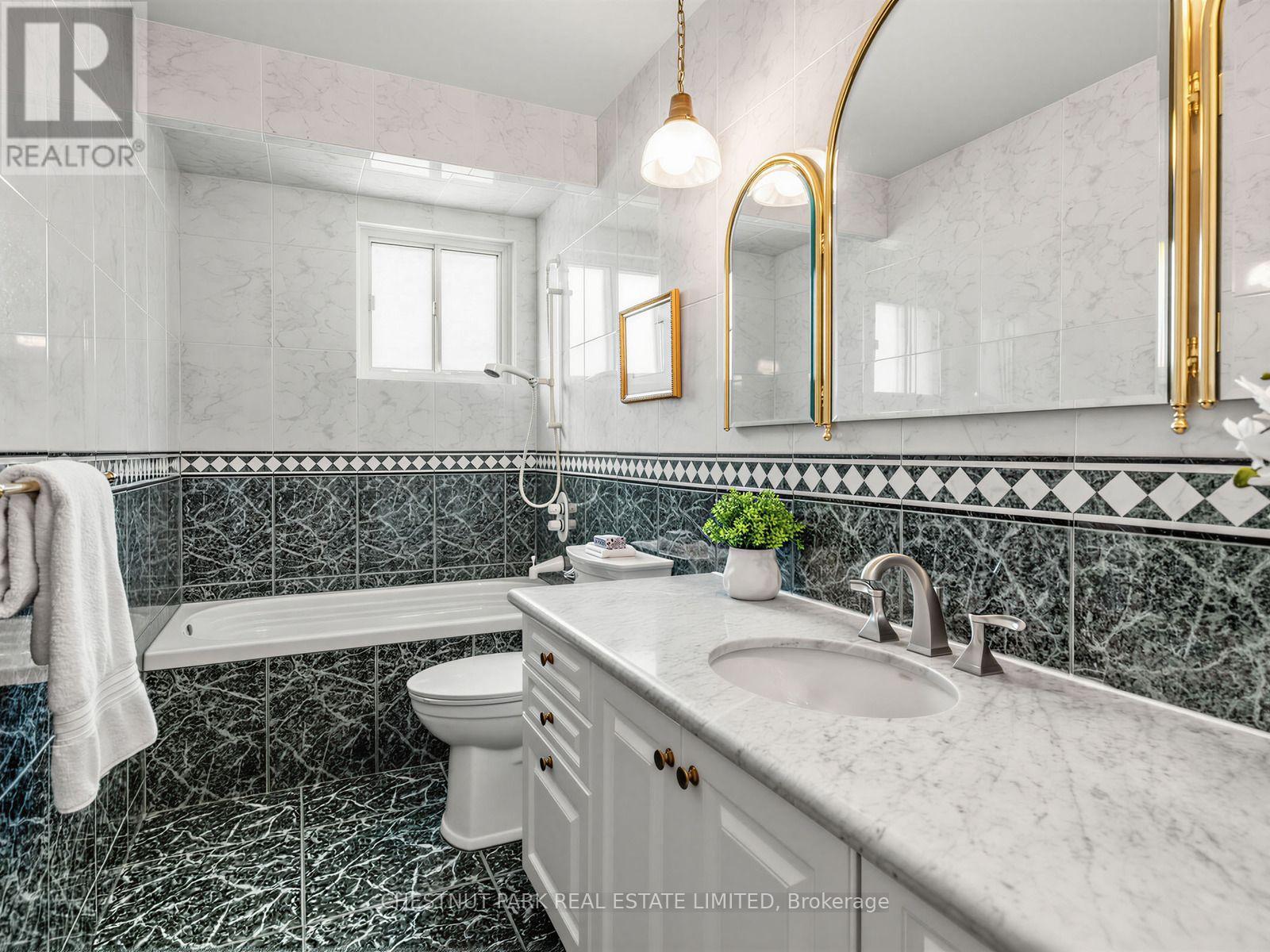 11 Doubletree Road, Toronto, Ontario  M2J 3Z3 - Photo 20 - C13812614