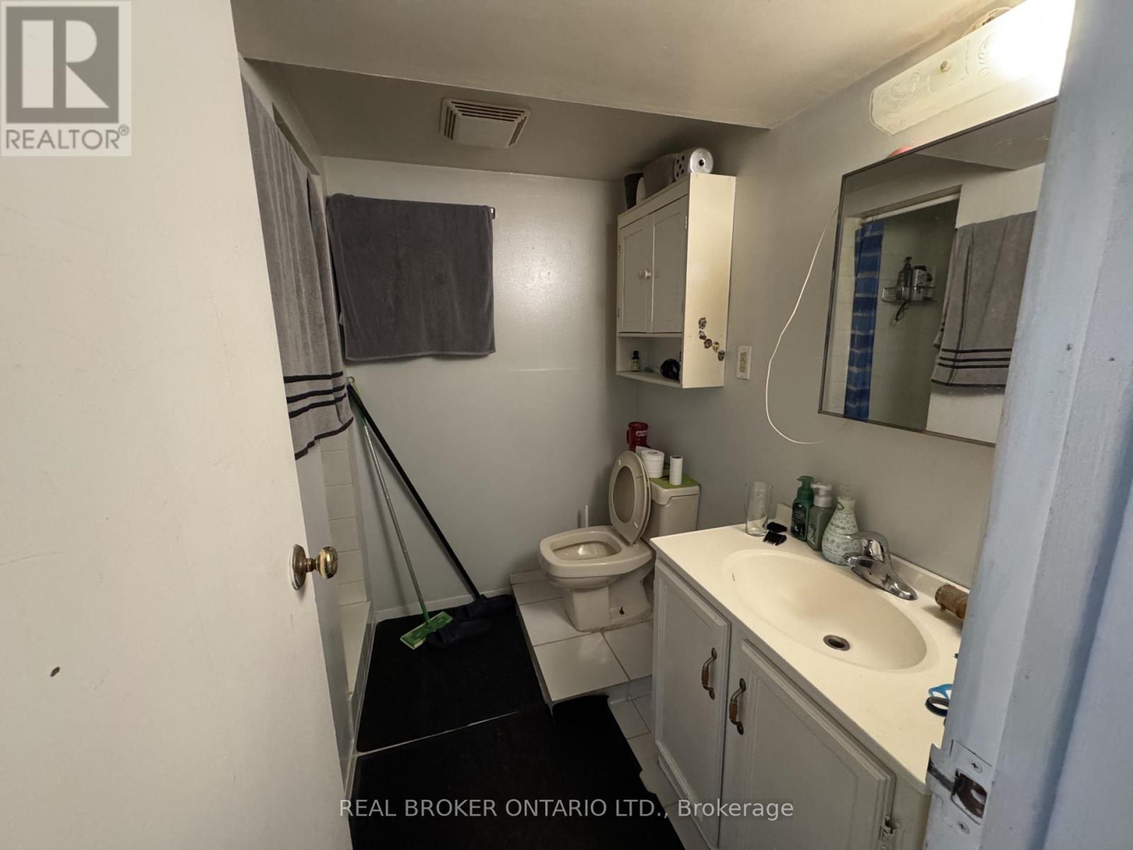 28 Tara Crescent, Thorold, Ontario  L2V 4M1 - Photo 18 - X13812572