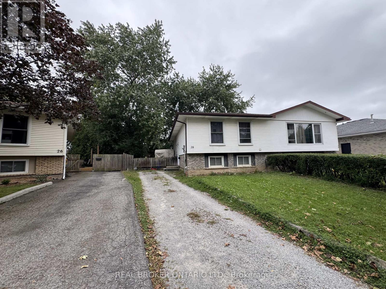 28 Tara Crescent, Thorold, Ontario  L2V 4M1 - Photo 2 - X13812572