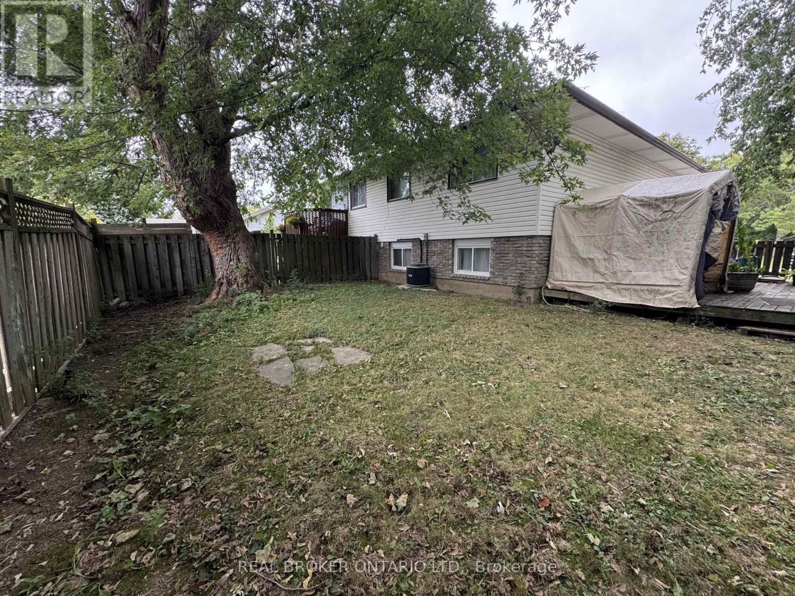 28 Tara Crescent, Thorold, Ontario  L2V 4M1 - Photo 22 - X13812572