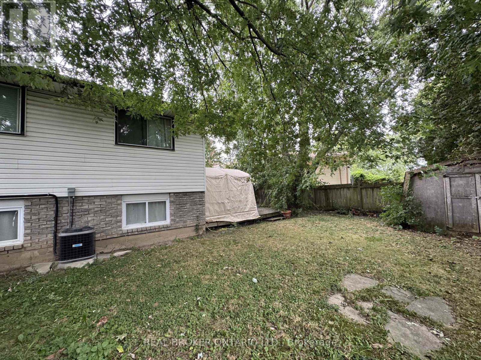 28 Tara Crescent, Thorold, Ontario  L2V 4M1 - Photo 23 - X13812572