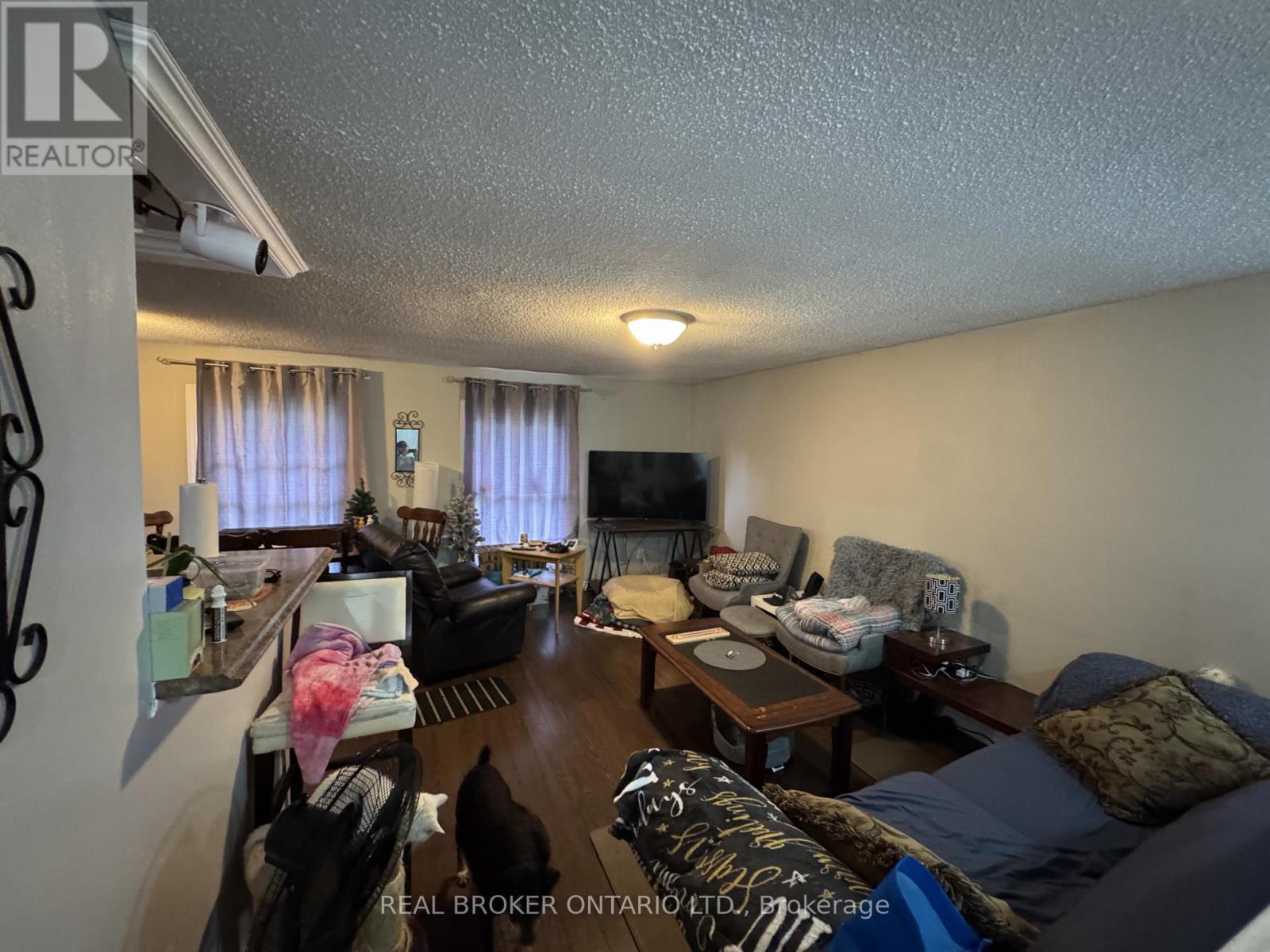 28 Tara Crescent, Thorold, Ontario  L2V 4M1 - Photo 4 - X13812572