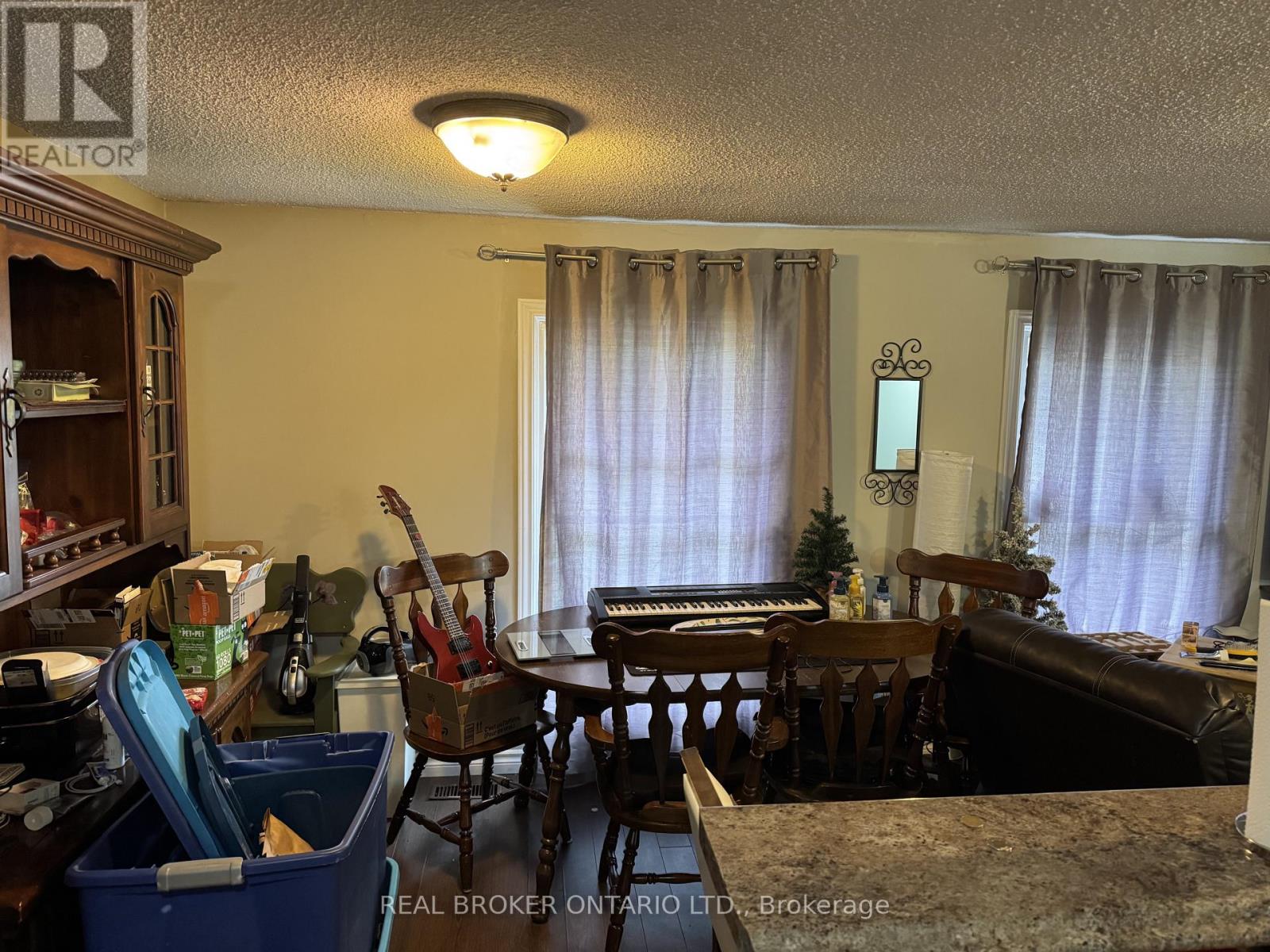 28 Tara Crescent, Thorold, Ontario  L2V 4M1 - Photo 5 - X13812572