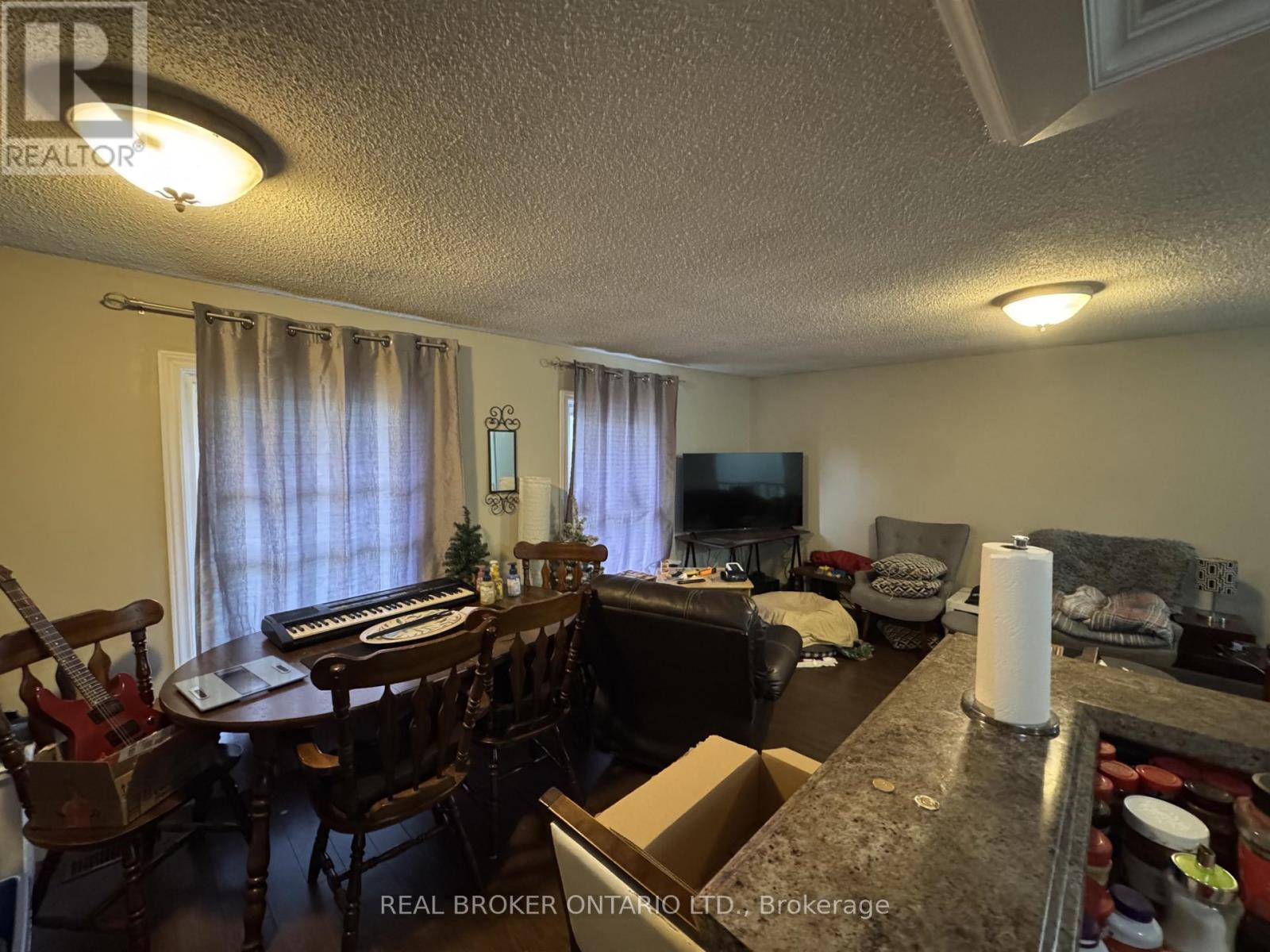 28 Tara Crescent, Thorold, Ontario  L2V 4M1 - Photo 8 - X13812572