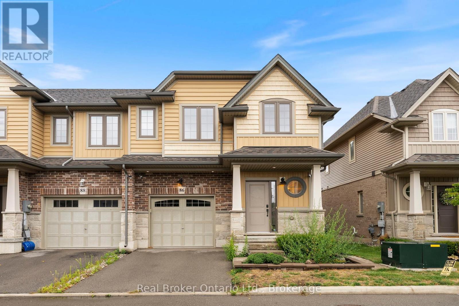 86 DUNROBIN LANE