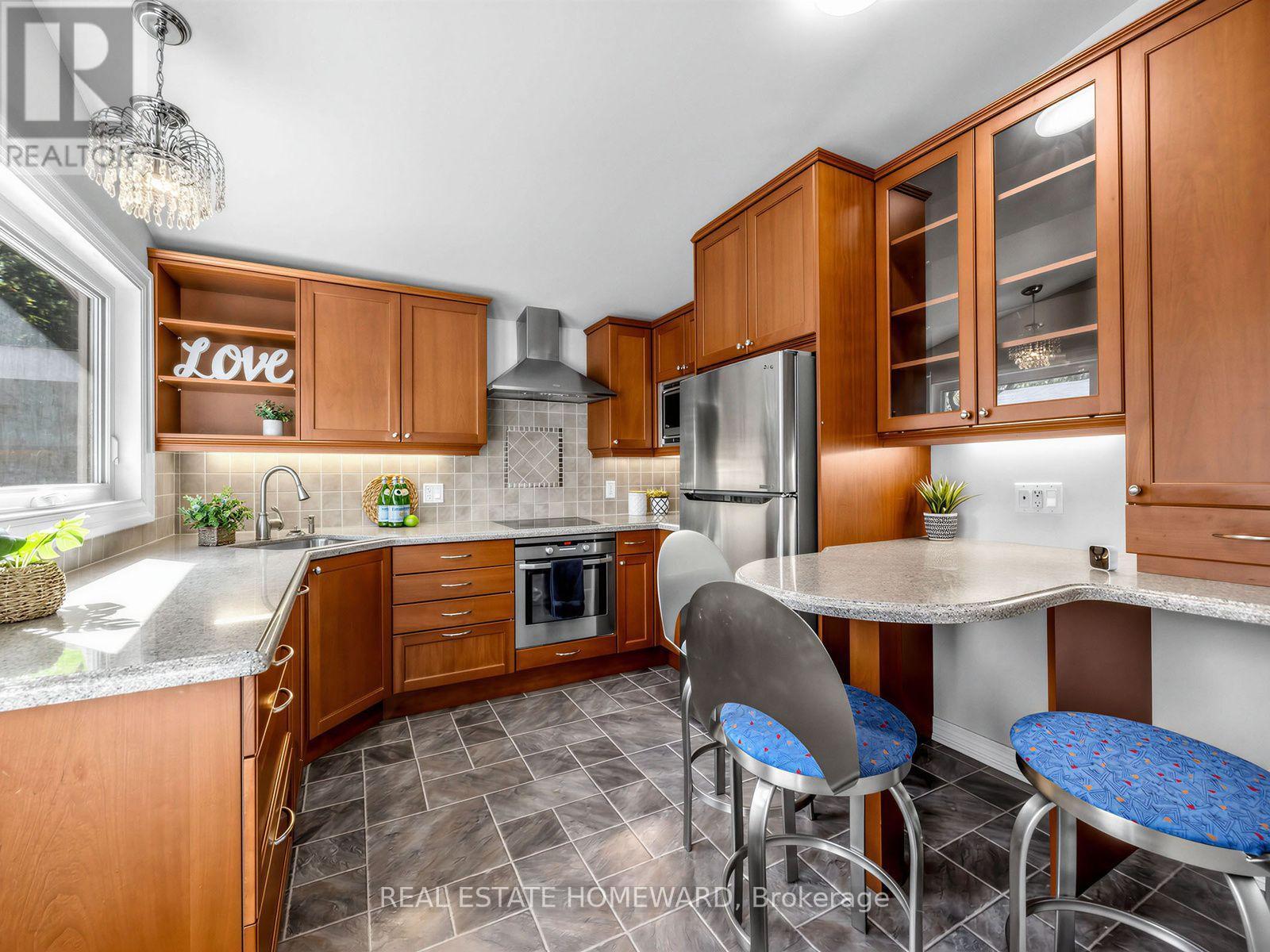 32 Highbrook Drive, Toronto, Ontario  M1P 3L3 - Photo 11 - E13812564