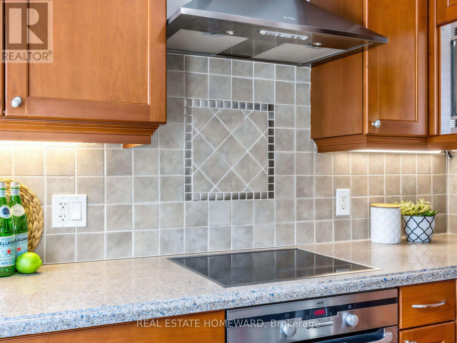 32 Highbrook Drive, Toronto, Ontario  M1P 3L3 - Photo 13 - E13812564