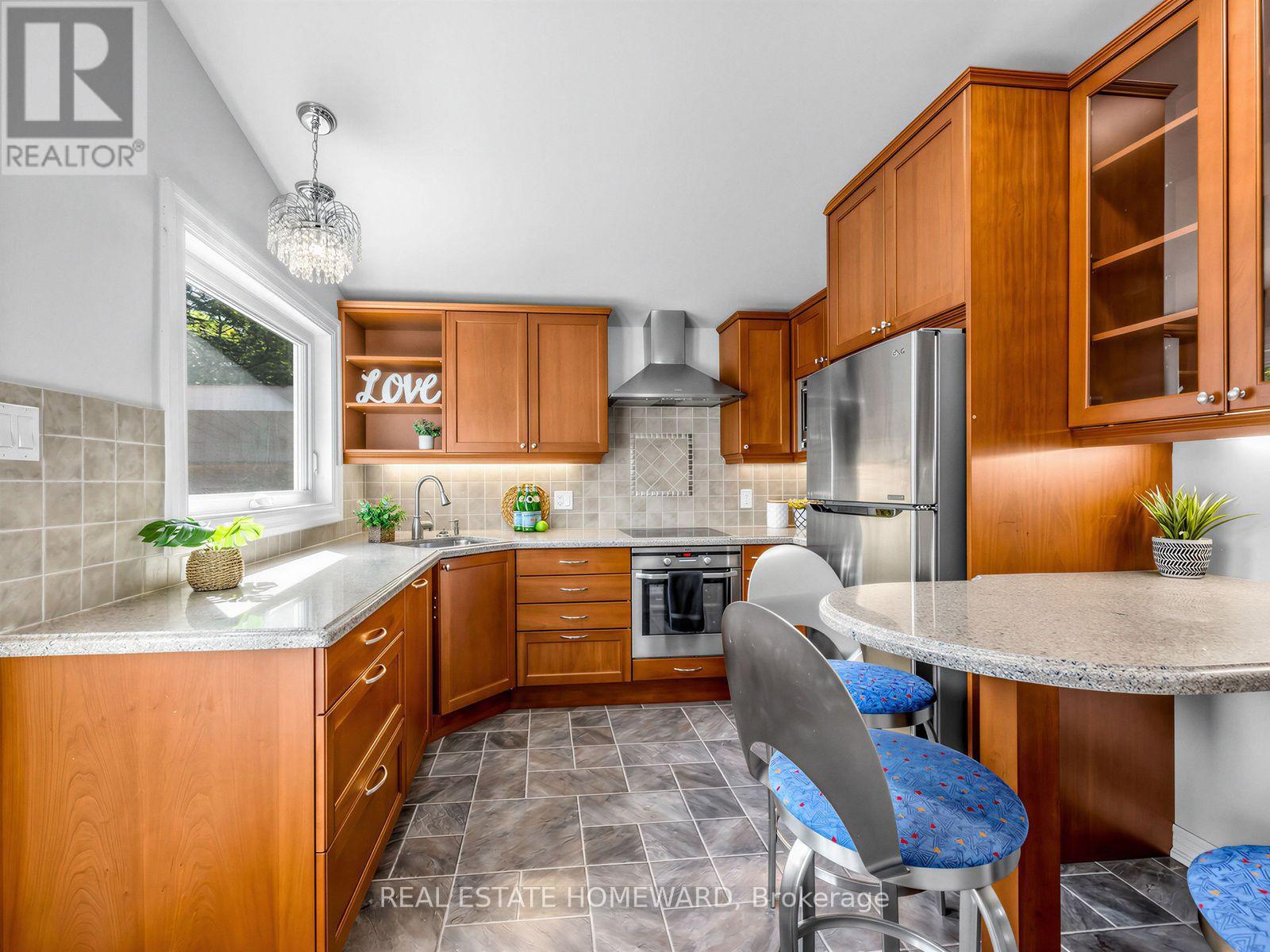 32 Highbrook Drive, Toronto, Ontario  M1P 3L3 - Photo 14 - E13812564