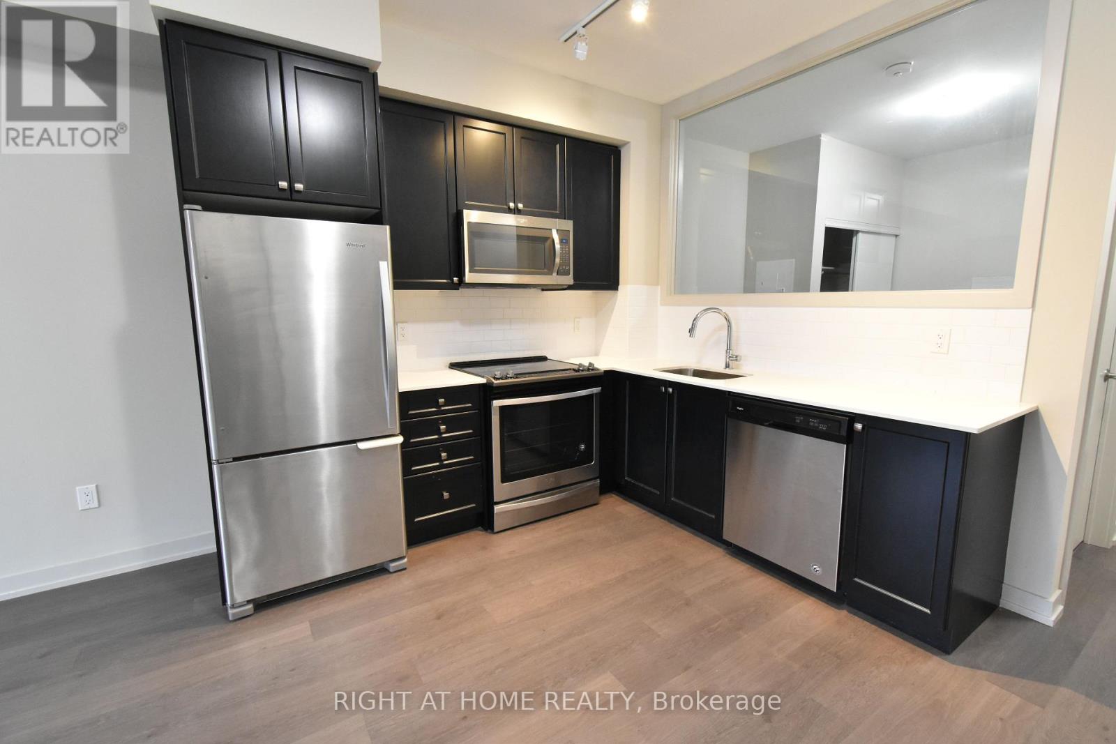 217 - 555 William Graham Drive, Aurora, Ontario  L4G 3L1 - Photo 8 - N13812592