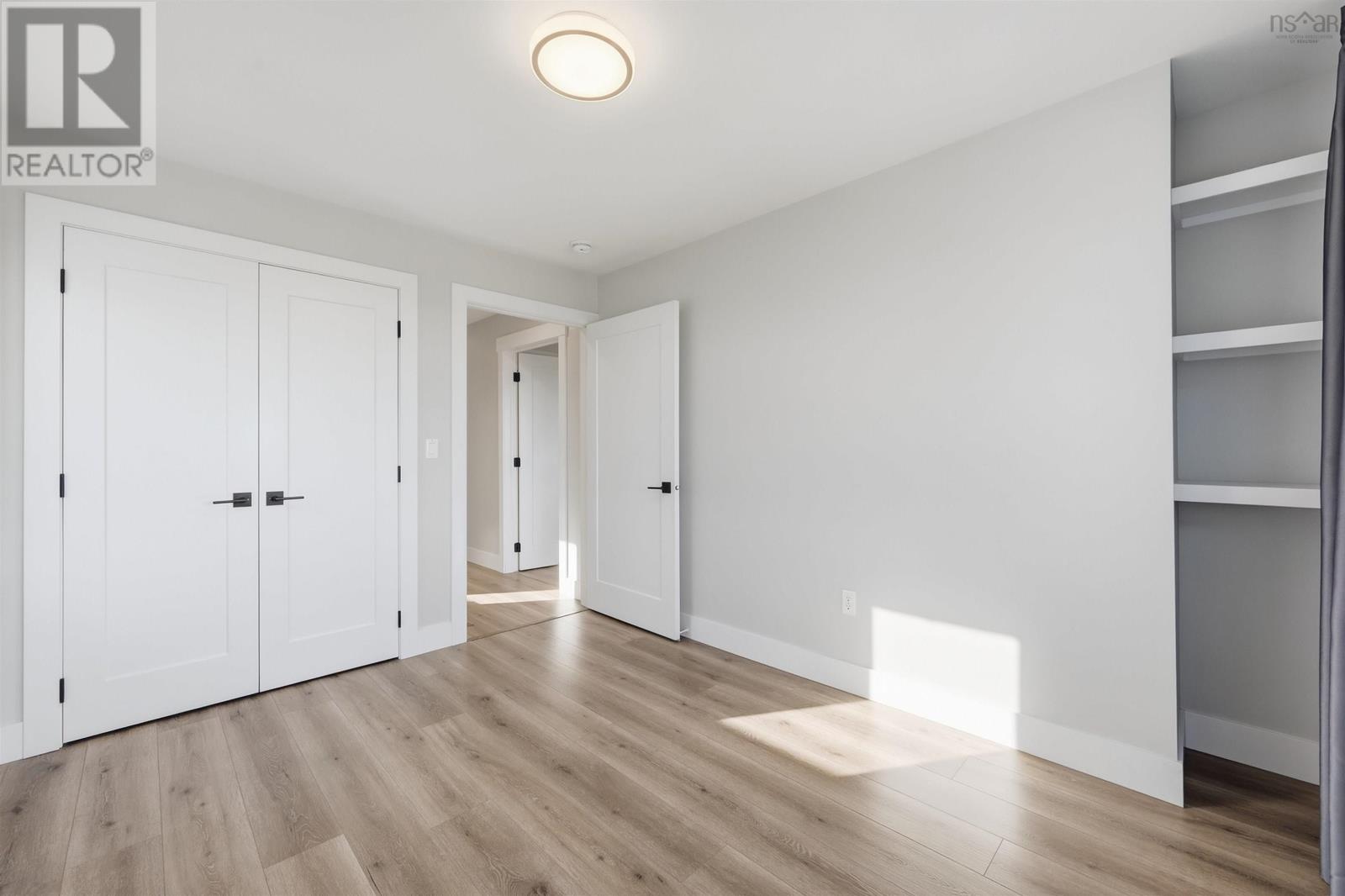 60 Grenoble Court photo 45