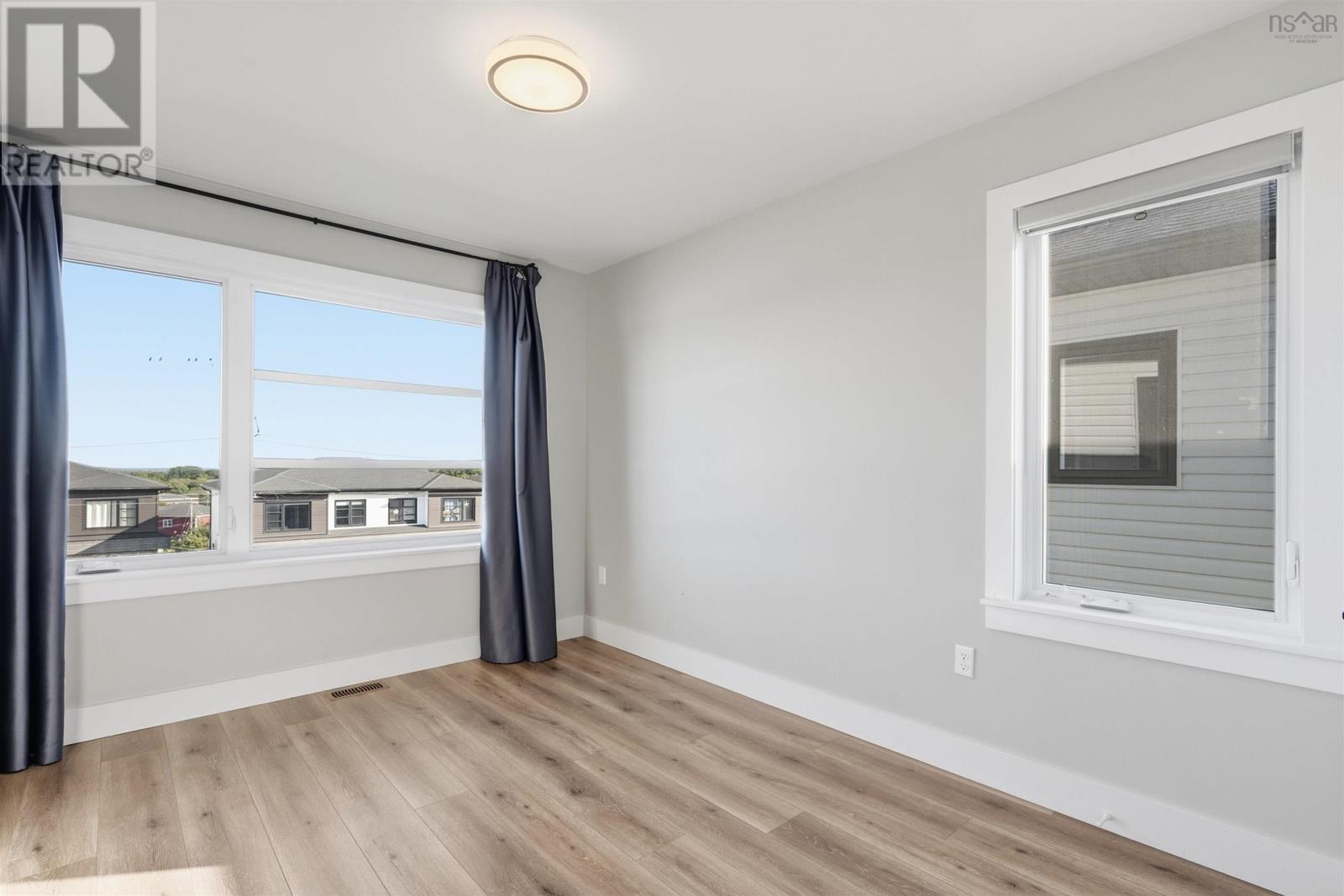 60 Grenoble Court photo 44