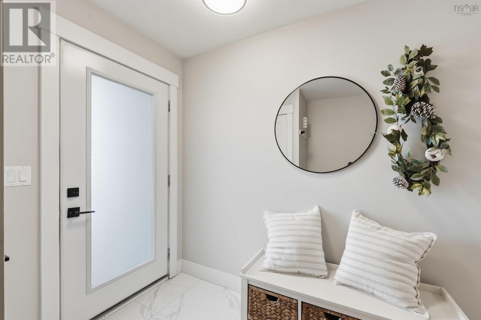 60 Grenoble Court photo 8