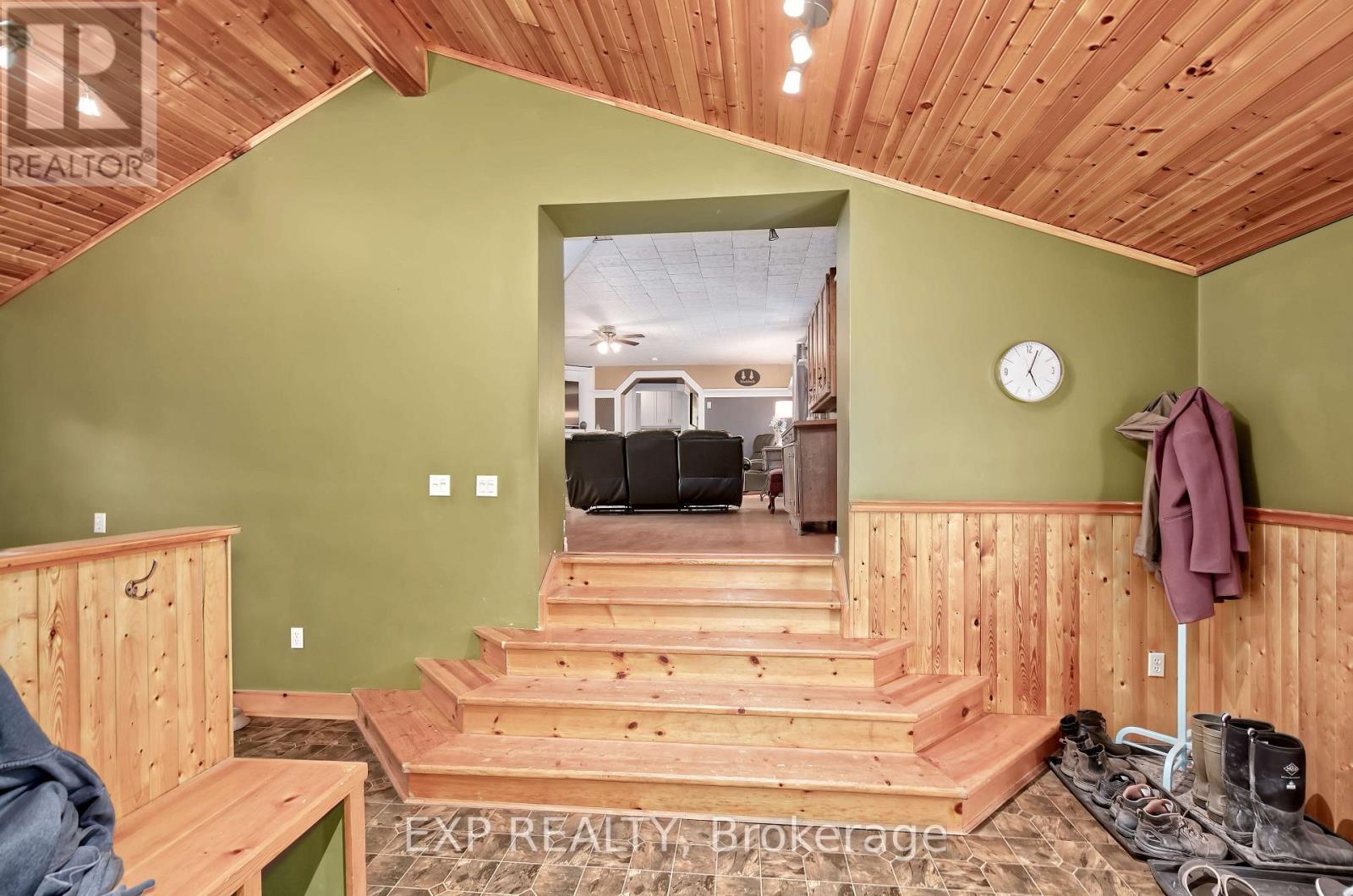 70257 Blackbush Line, South Huron (Stephen), Ontario  N0M 1N0 - Photo 20 - X13812636
