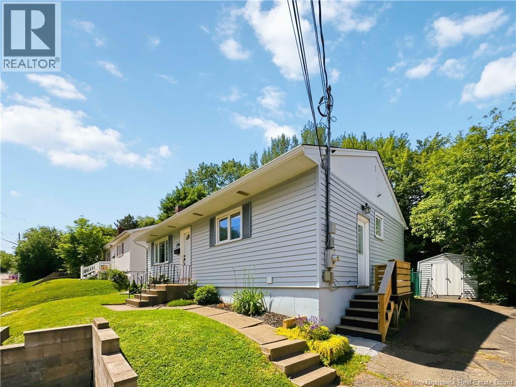 244 Leslie Street, Moncton, New Brunswick  E1C 6M9 - Photo 2 - NB148254