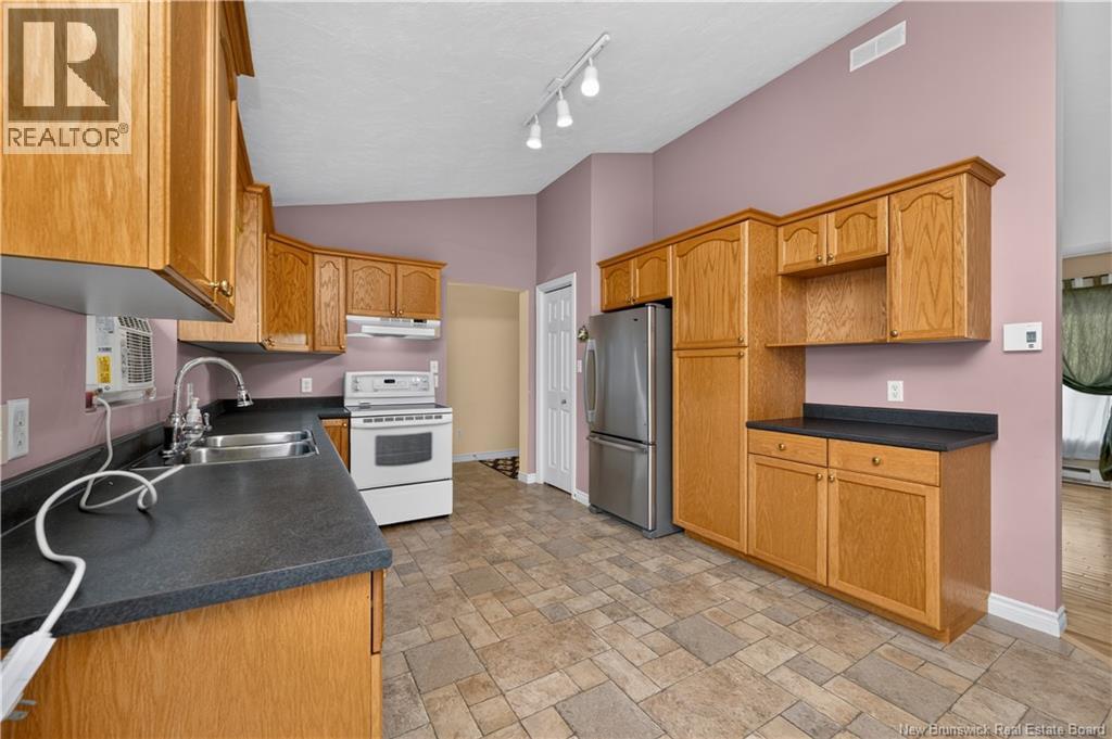301 Worthington Avenue, Moncton, New Brunswick  E1C 0B7 - Photo 5 - NB148222